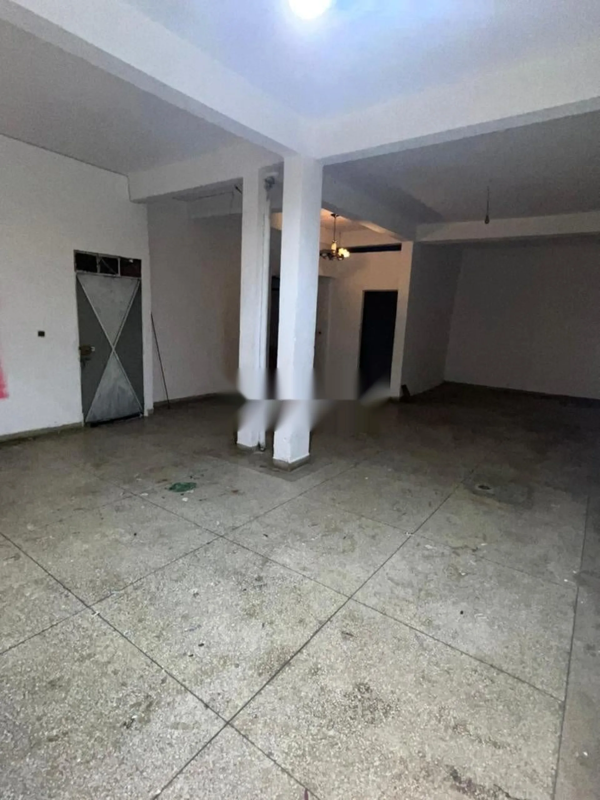 Magasin à louer 98 m² à Dcheira Inzegan