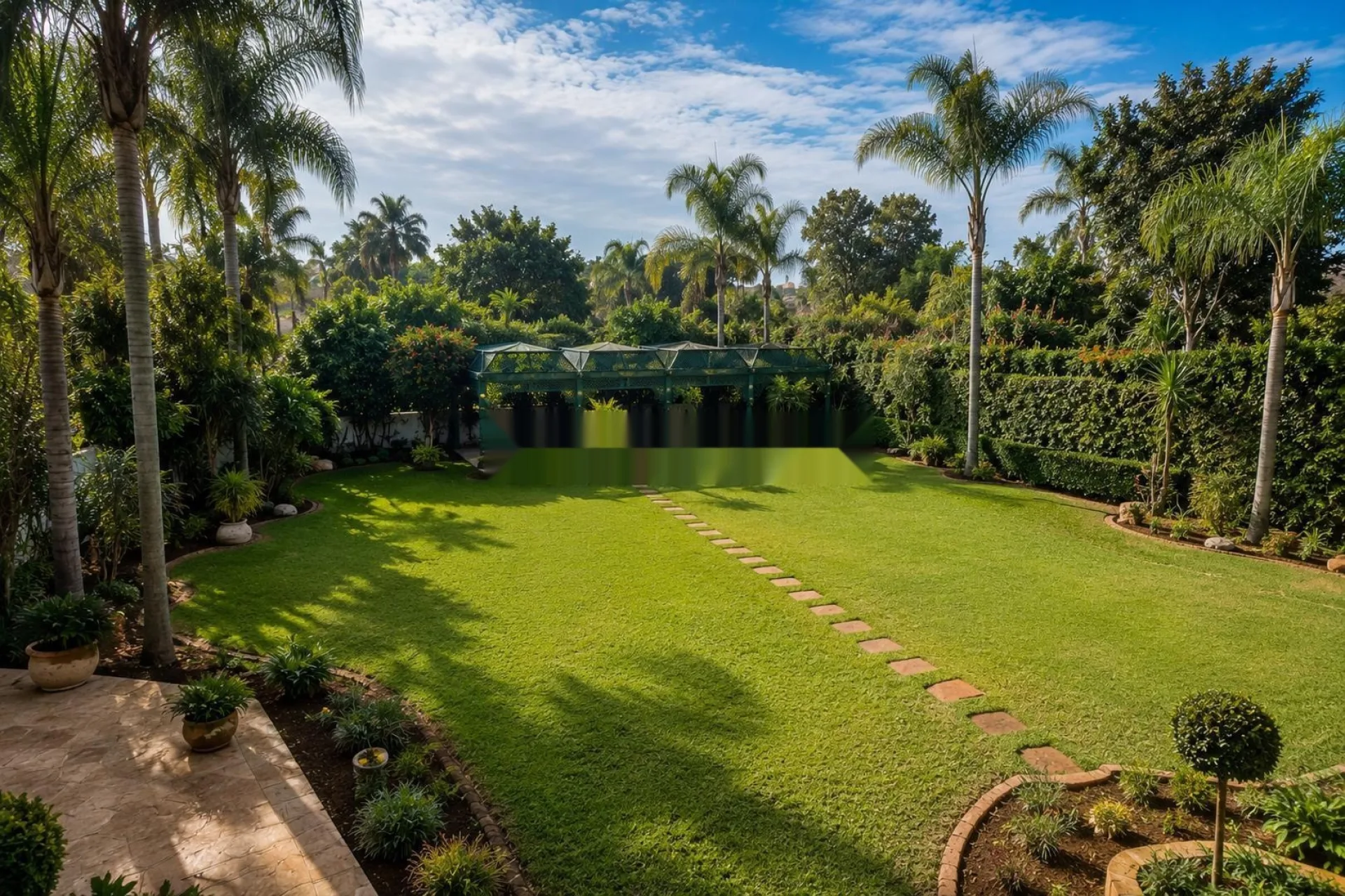 Villa de standing avec grand jardin