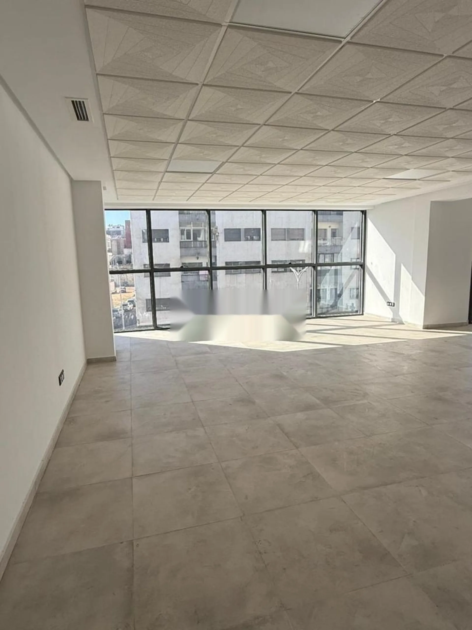Plateau 82m2 avec terrasse à louer Roche noir
