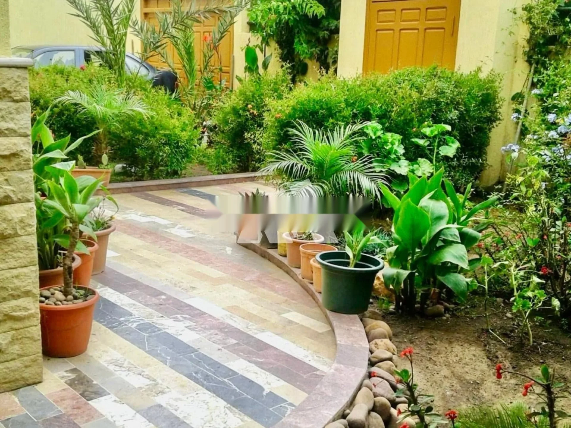 فيلا مع مسبح في بنسليمان