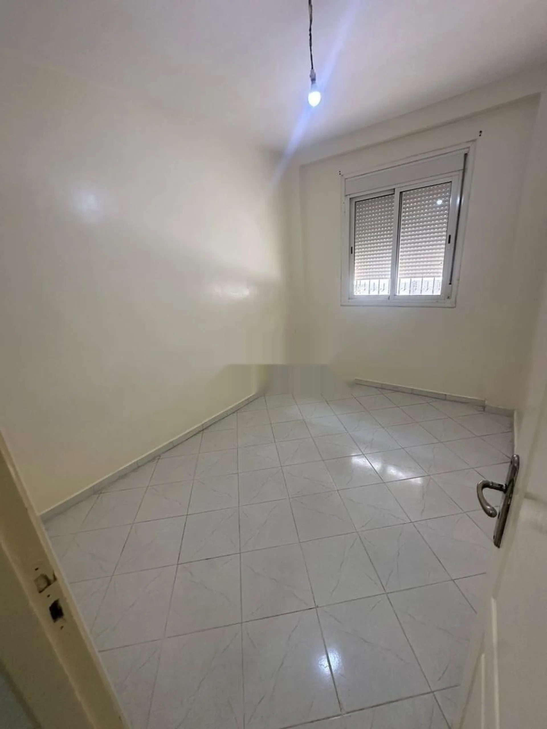 Appartement vide à louer à Oulfa