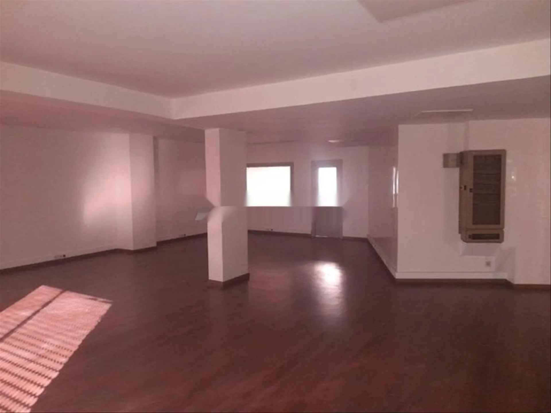Bureau 2gd Open 6p 330m2 à louer au Palmier