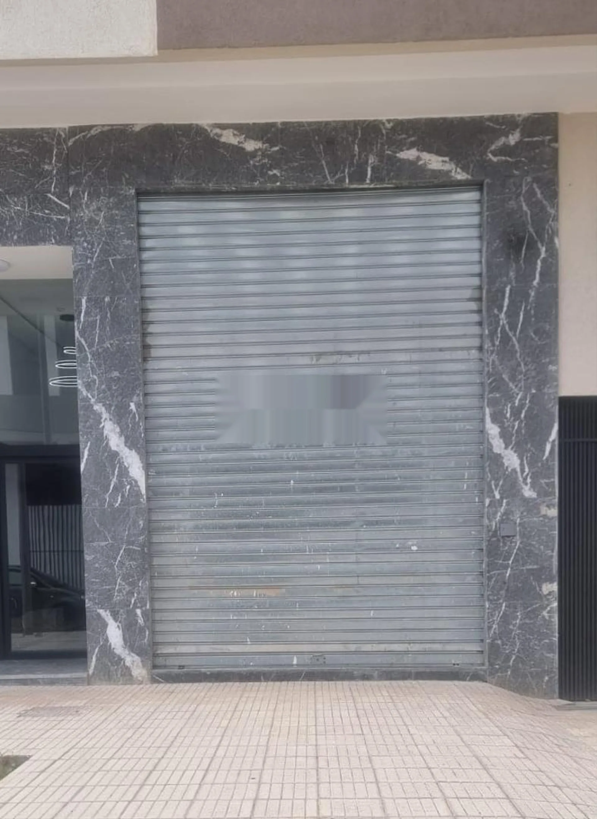 MAGASIN A VENDRE