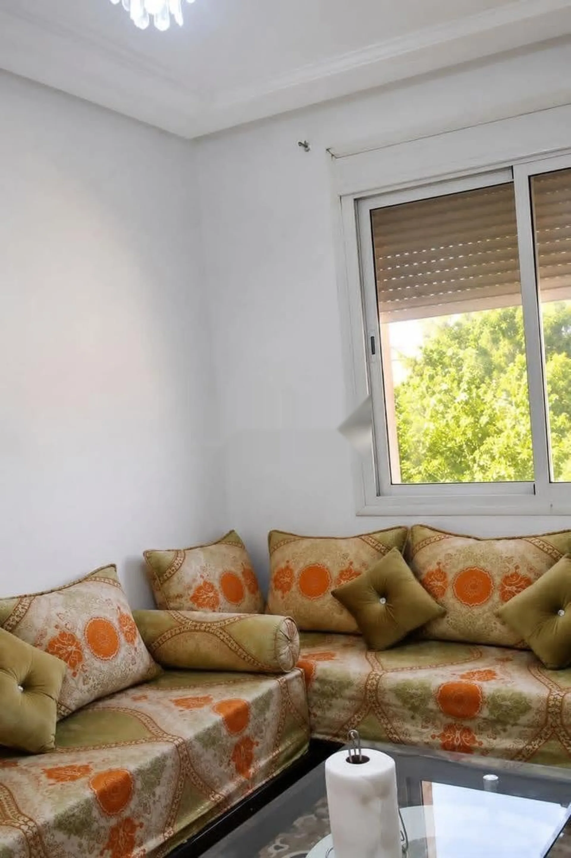 Cet appartement à vendre, titré, situé à El Kamouni