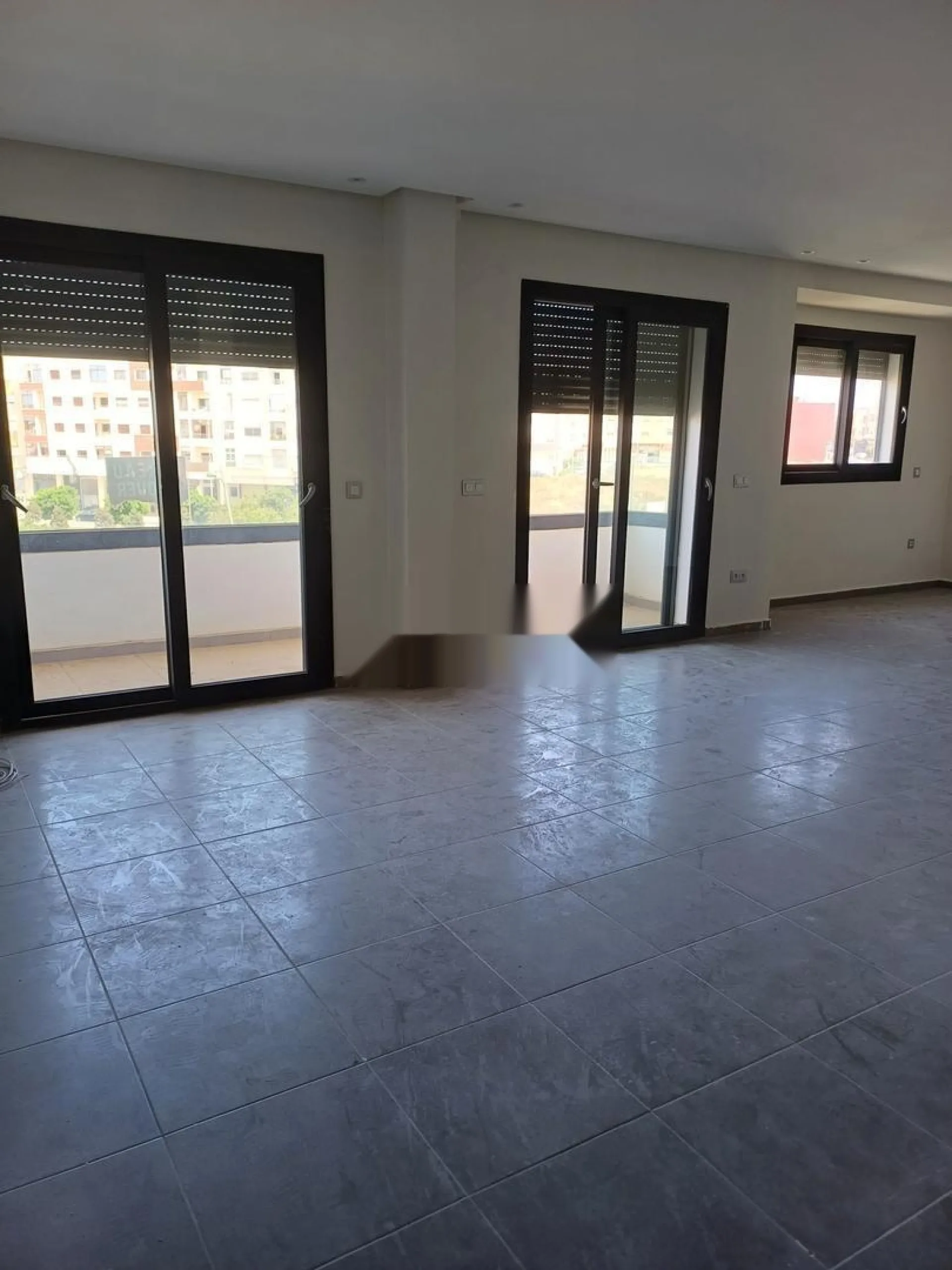مكاتب عالية الجودة للإيجار