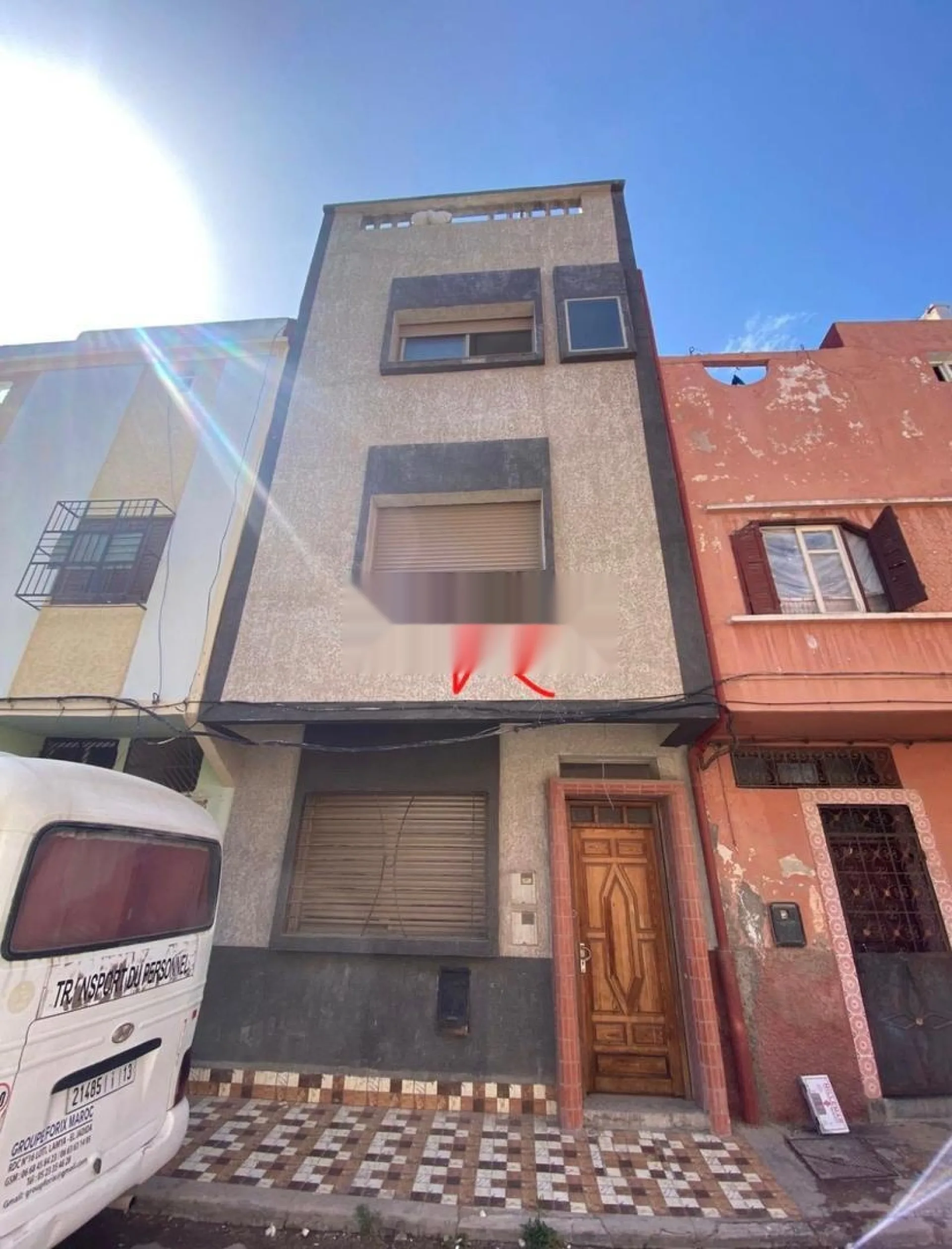 Maison à deux étages, finition supérieure, à vendre
