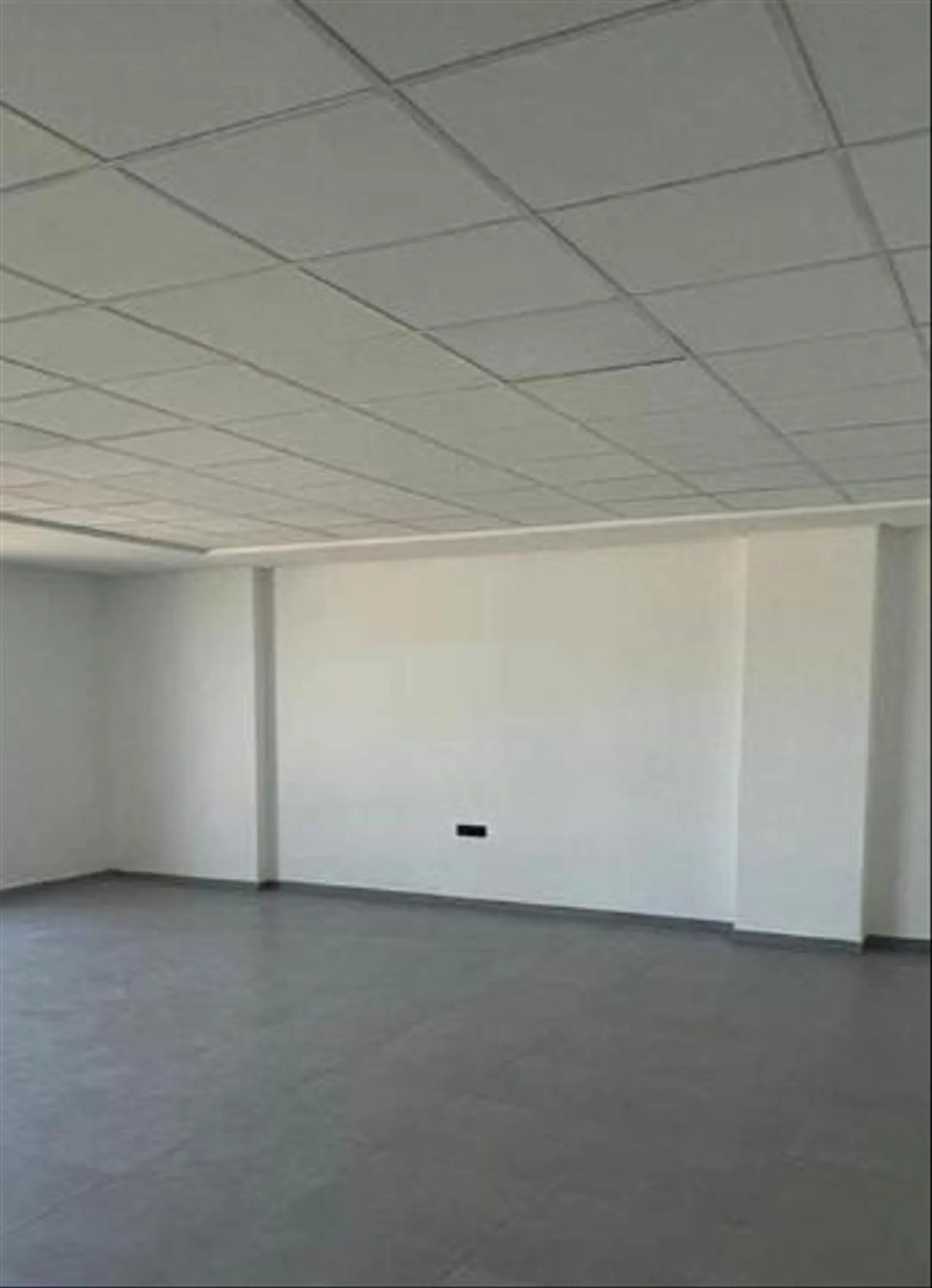 Bureau à louer, Blvd Mokawama, Hay Al Wahda