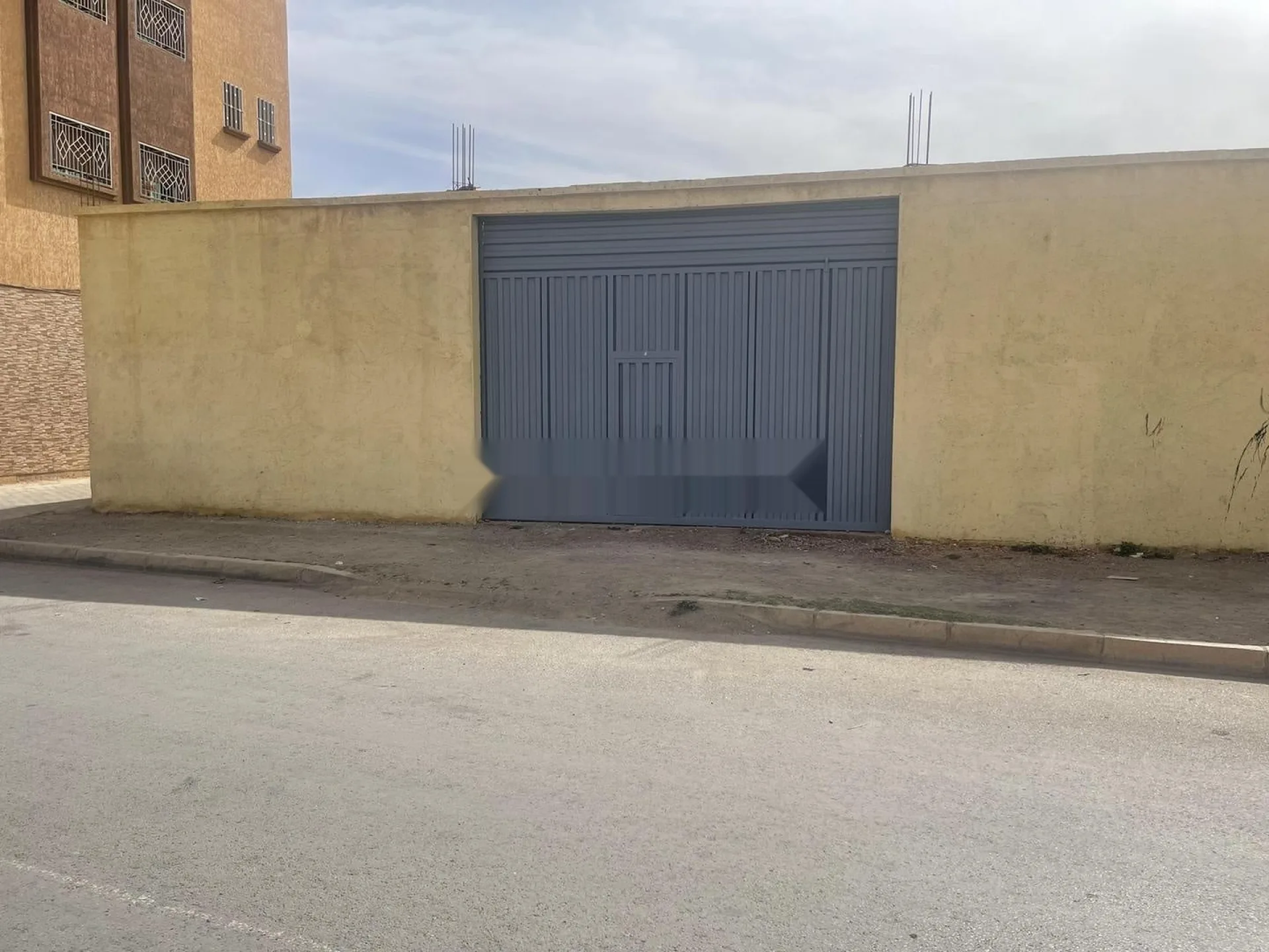 Dépôt de 1364 m2 titré au centre ville