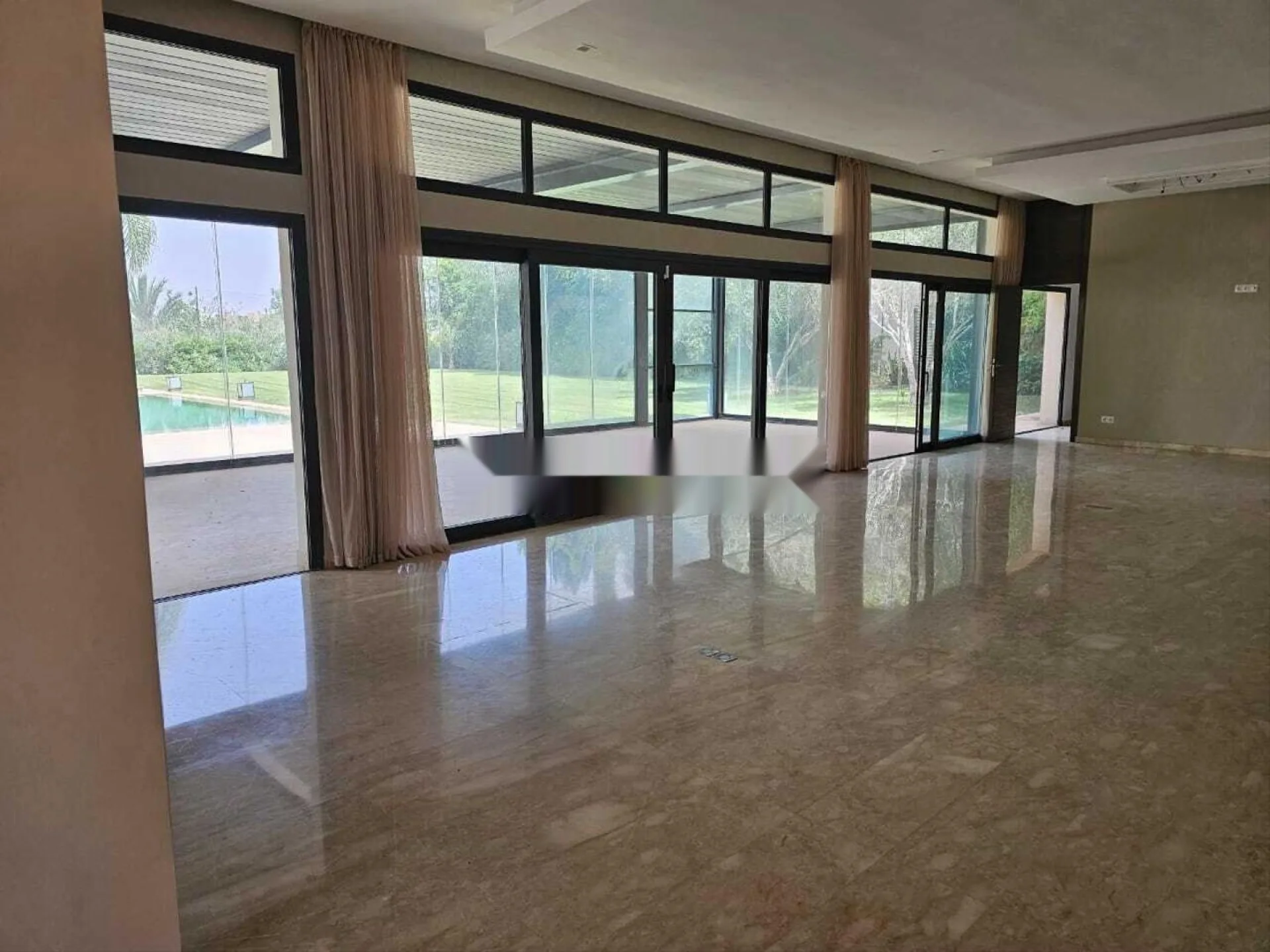 Vente Villa 9 pièces de 2300 m2
