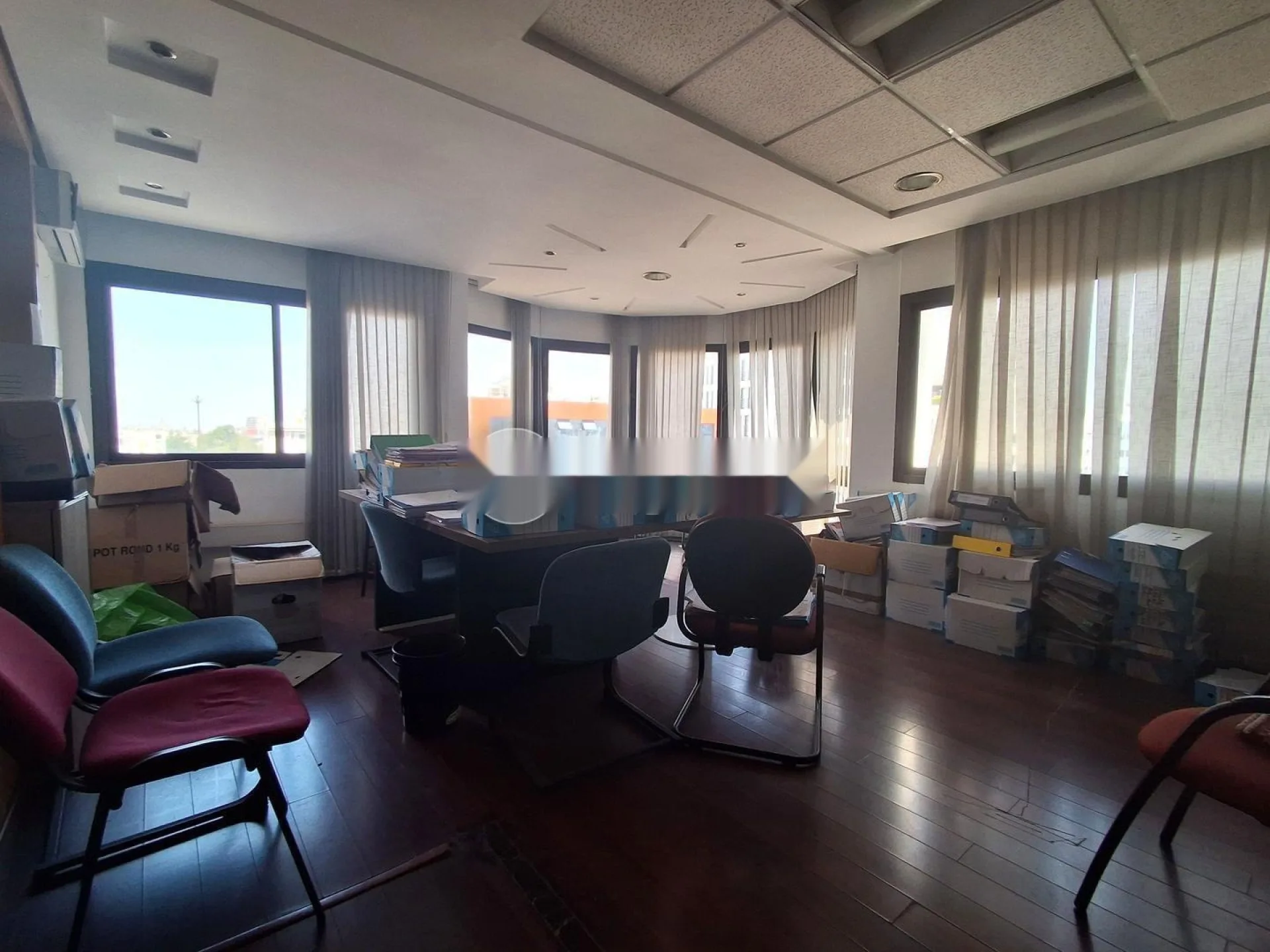 CMN-MA-2675 - Bureau à vendre à Les Hôpitaux