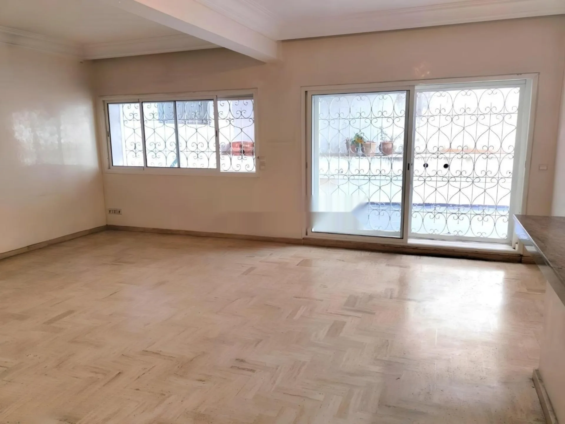 Location Bureau 3 pièces de 153 m2