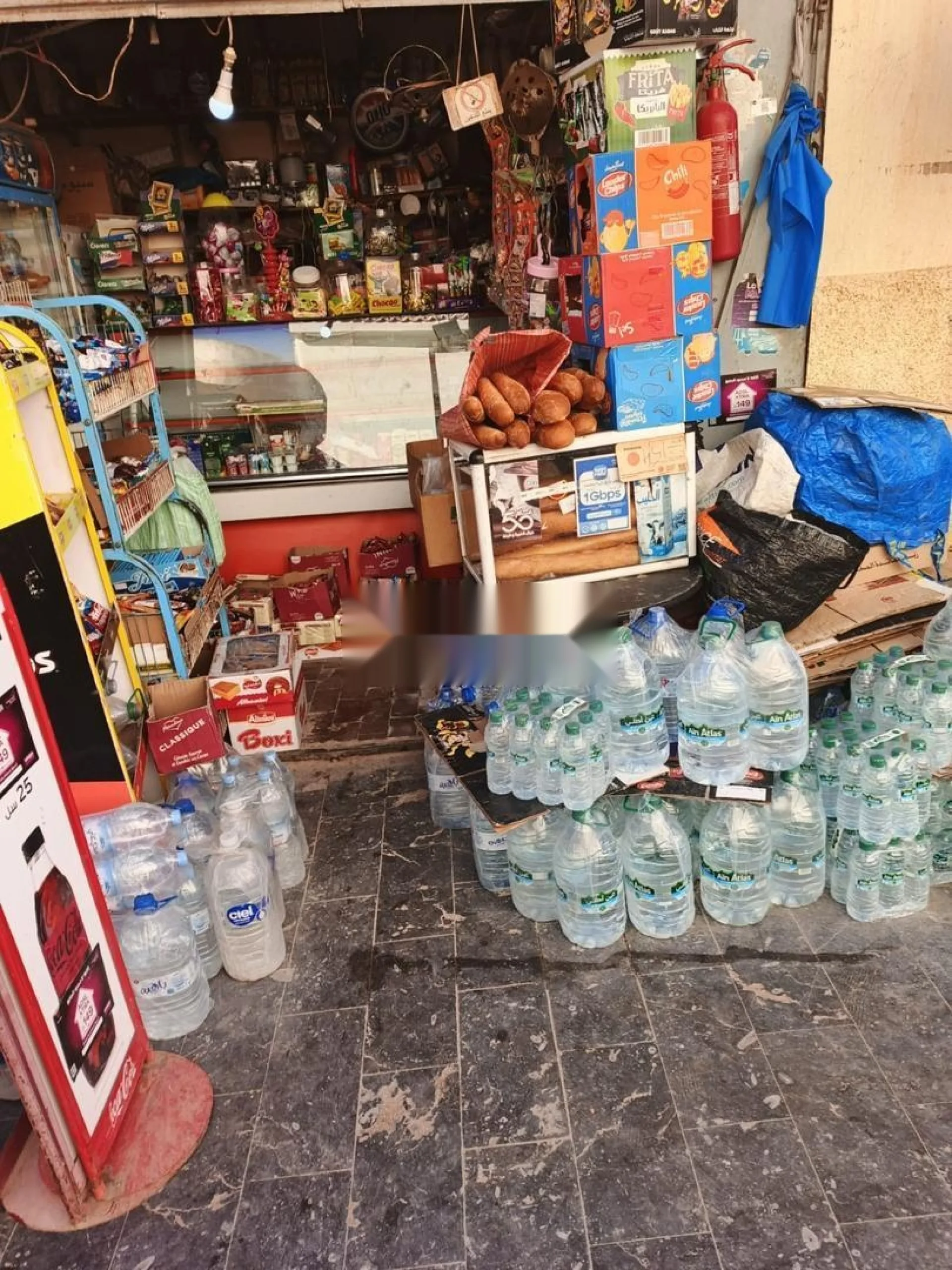 Magasin à vendre Sarout et le loyer est de deux cents dirhams par mois