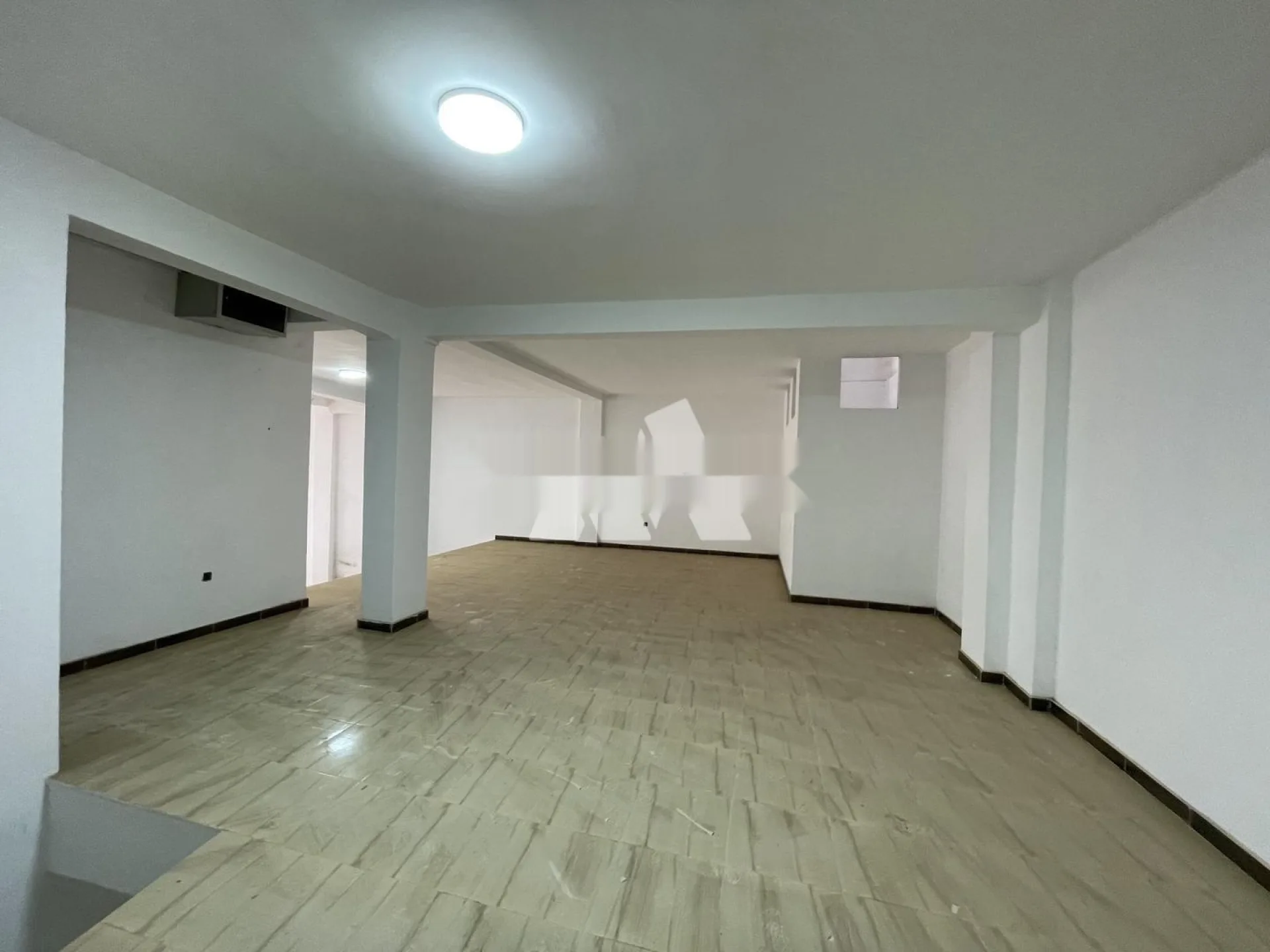 Local Commercial Neuf 140 m² - Tamaris 1