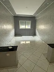 À Louer - Studio Vide Quartier Wouroud