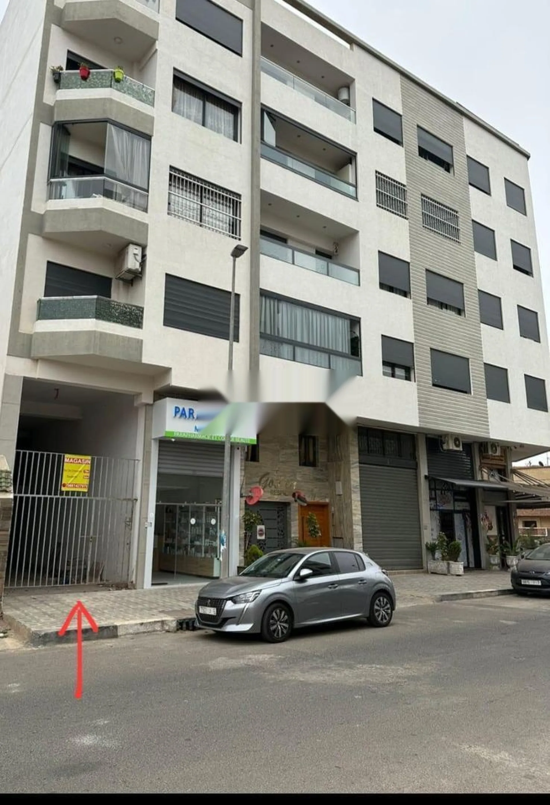 Magasin titré 110 m2 avec soupente à vendre