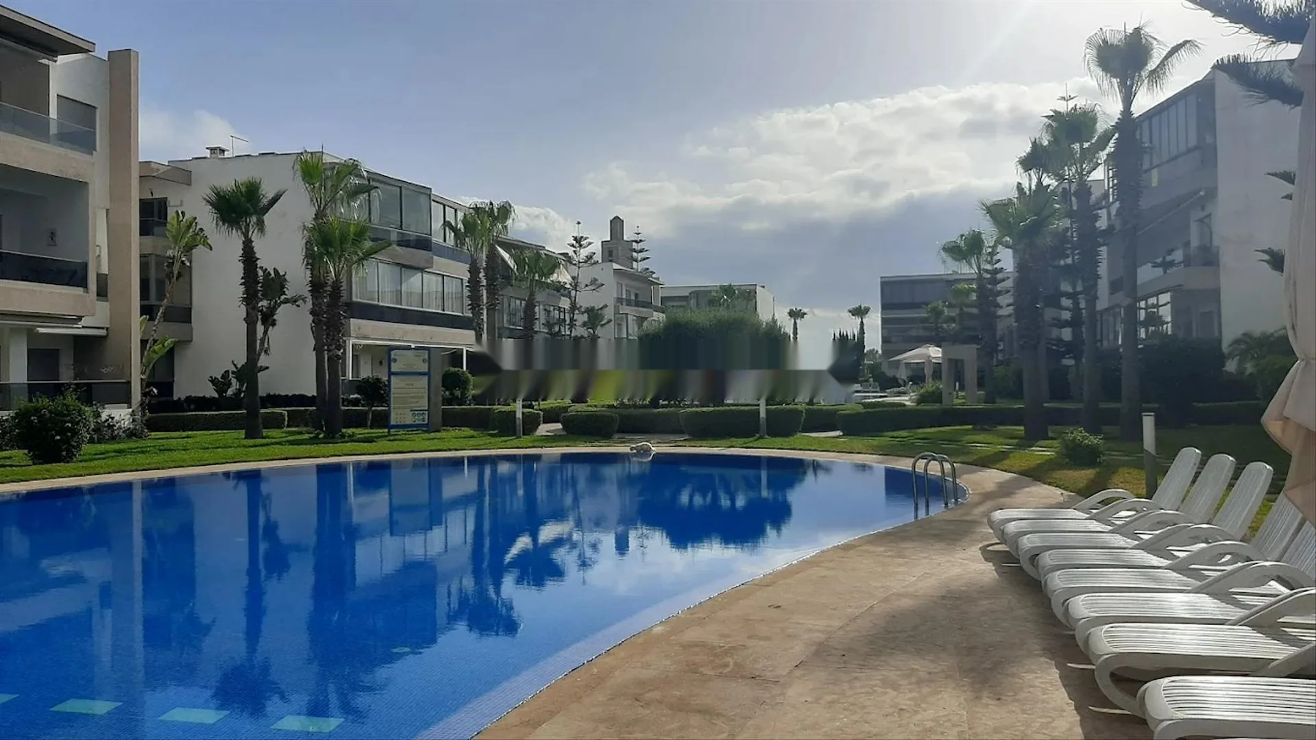 سكن مغلق مع مسبح وولوج إلى الشاطئ