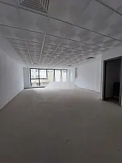 Plateaux de bureaux neufs au centre