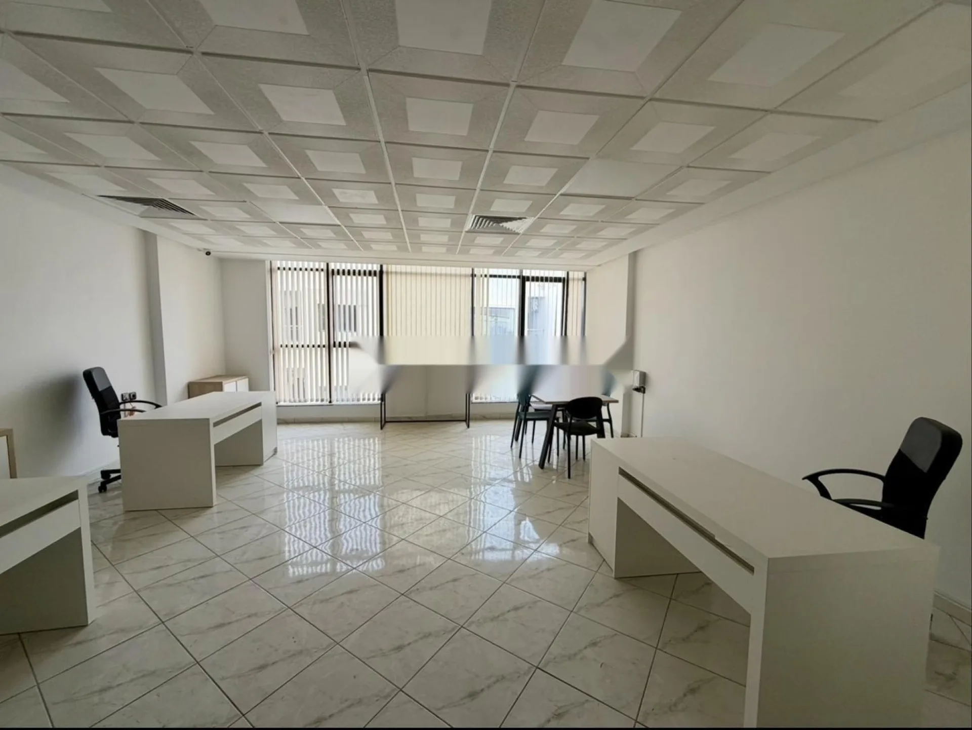 Bureau meublé à louer au centre