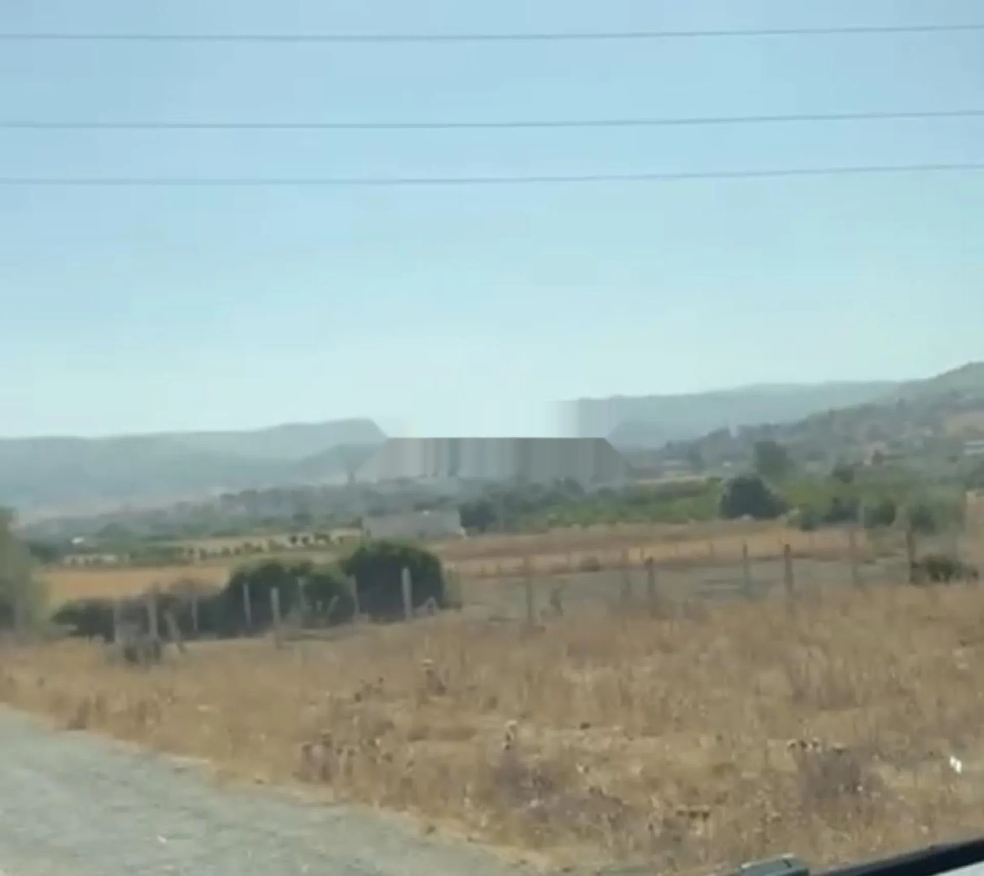 Terrain à Khmis Anjra sur la voie principale