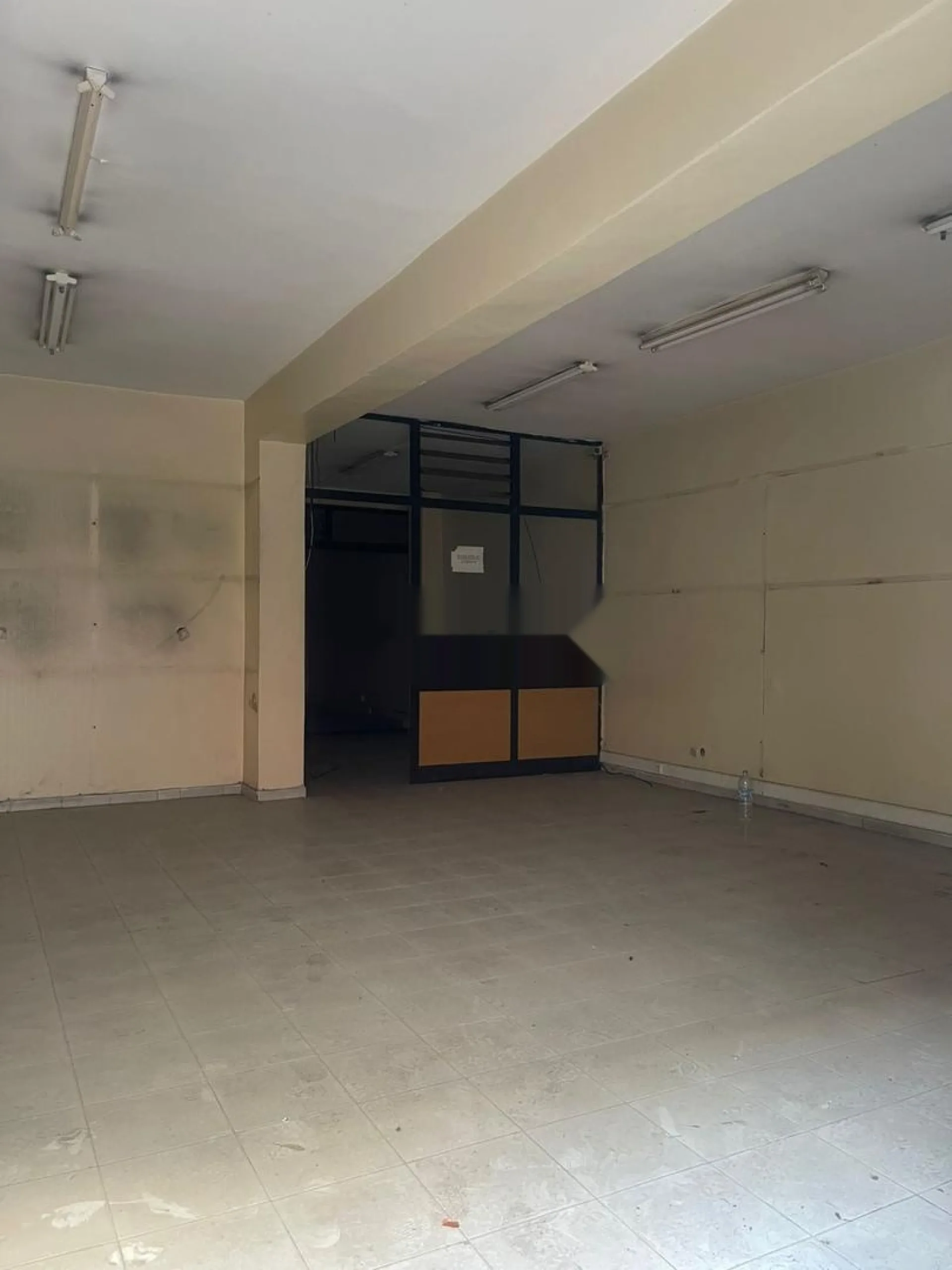 بيع محل تجاري بمساحة 867 متر مربع