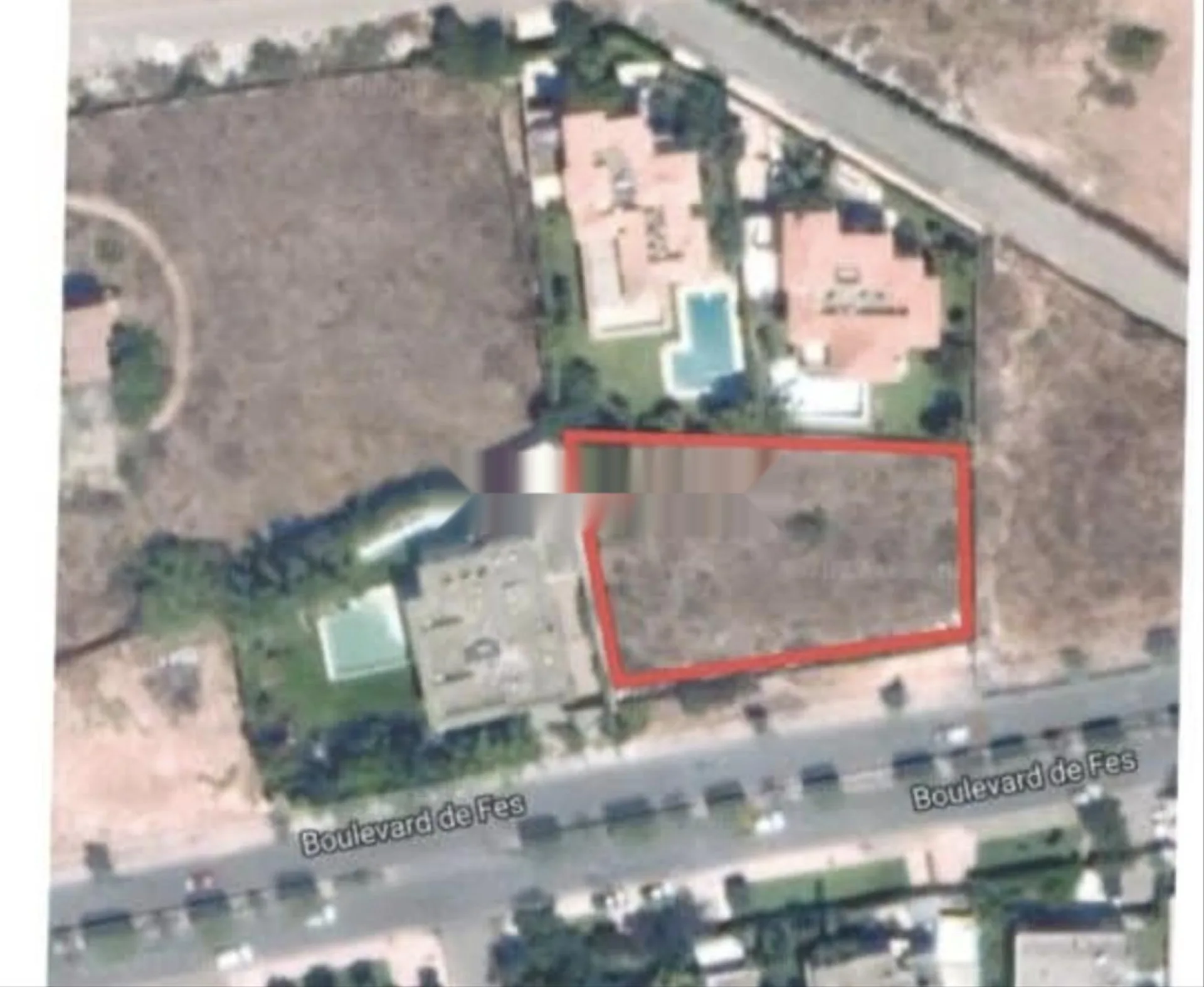 TERRAIN DE 1 485 M² SUR LE BOULEVARD DE FÈS