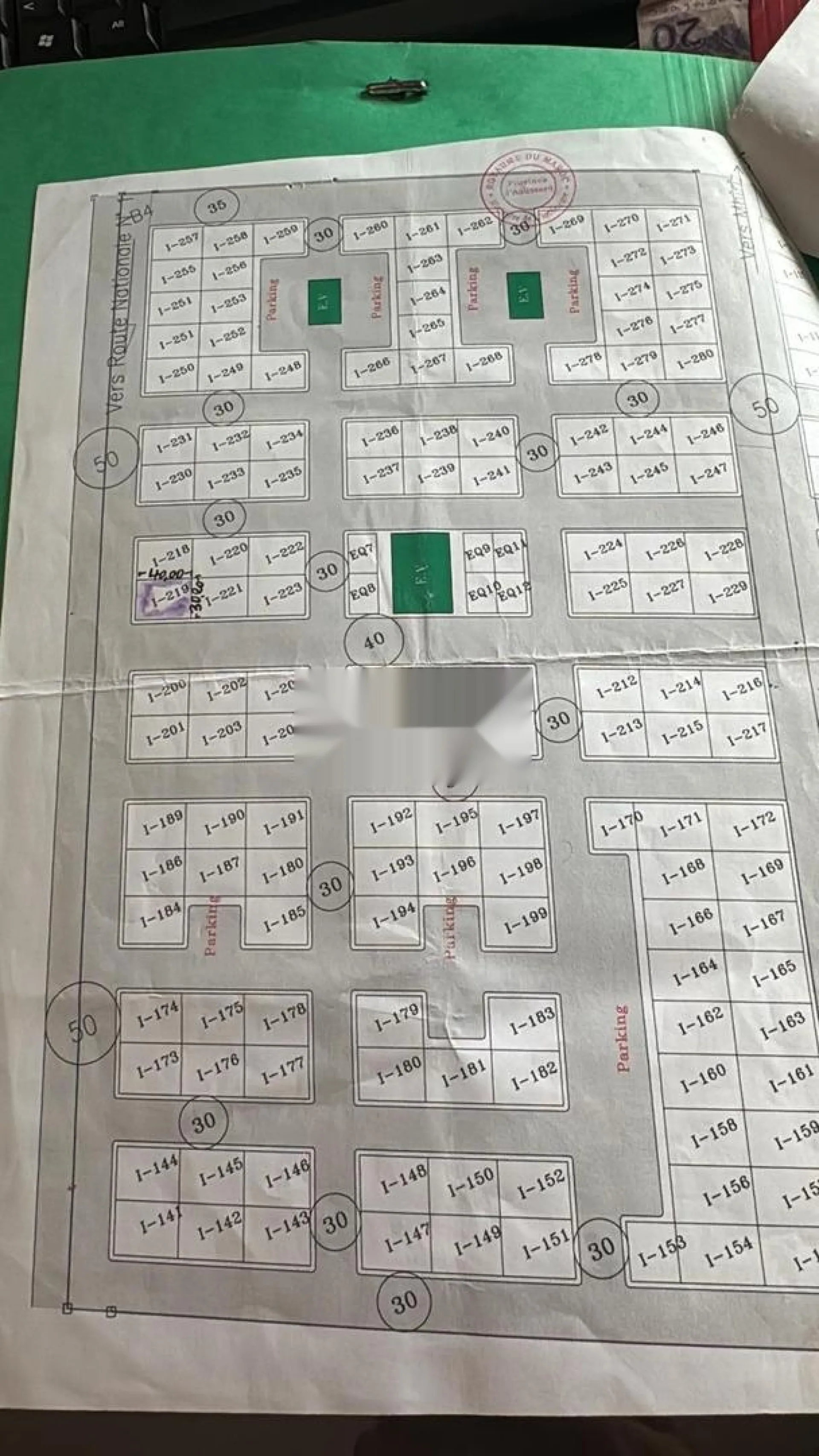 Terrain privé pour activités maritimes