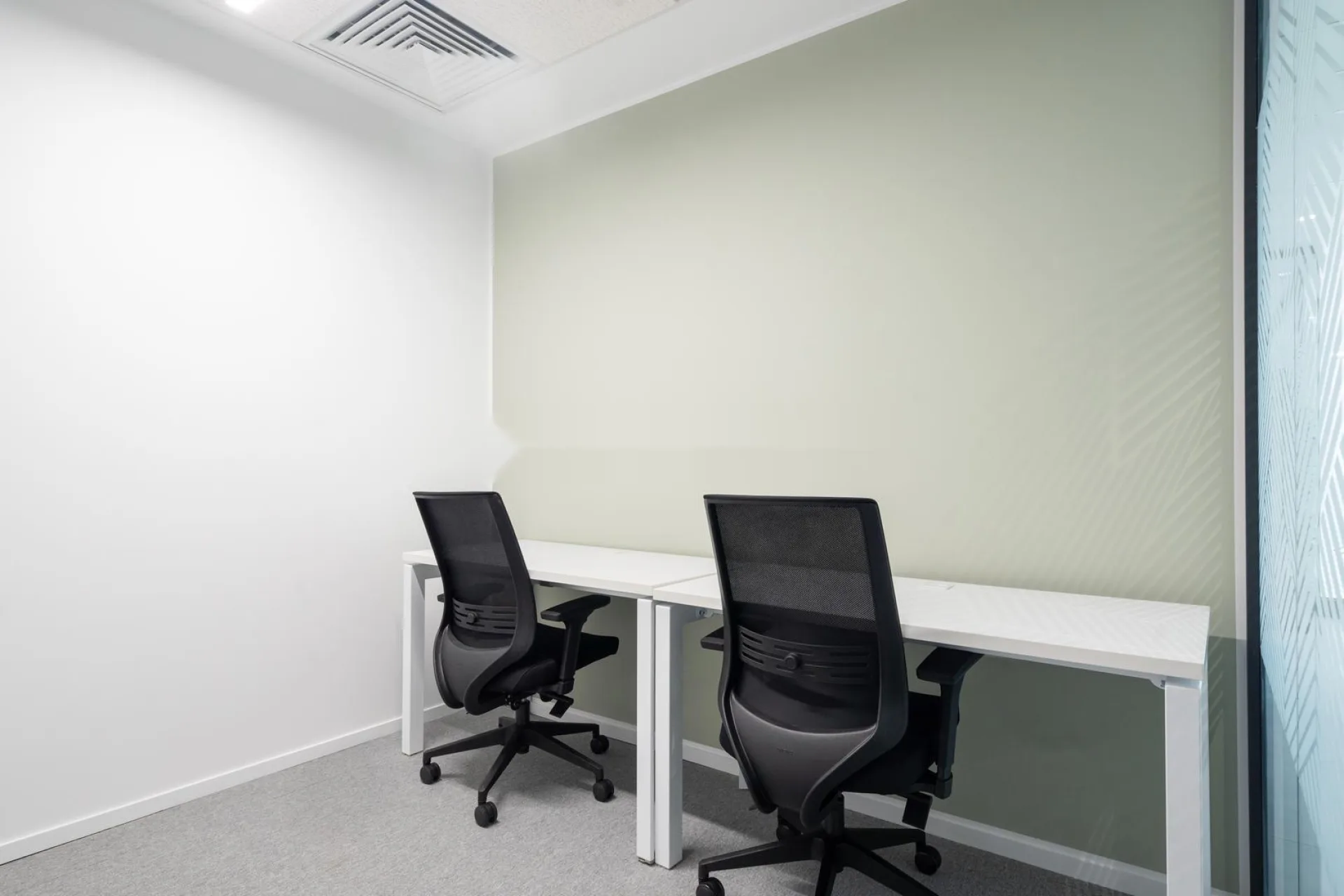Bureau à Spaces La Rocade pour 1 personne