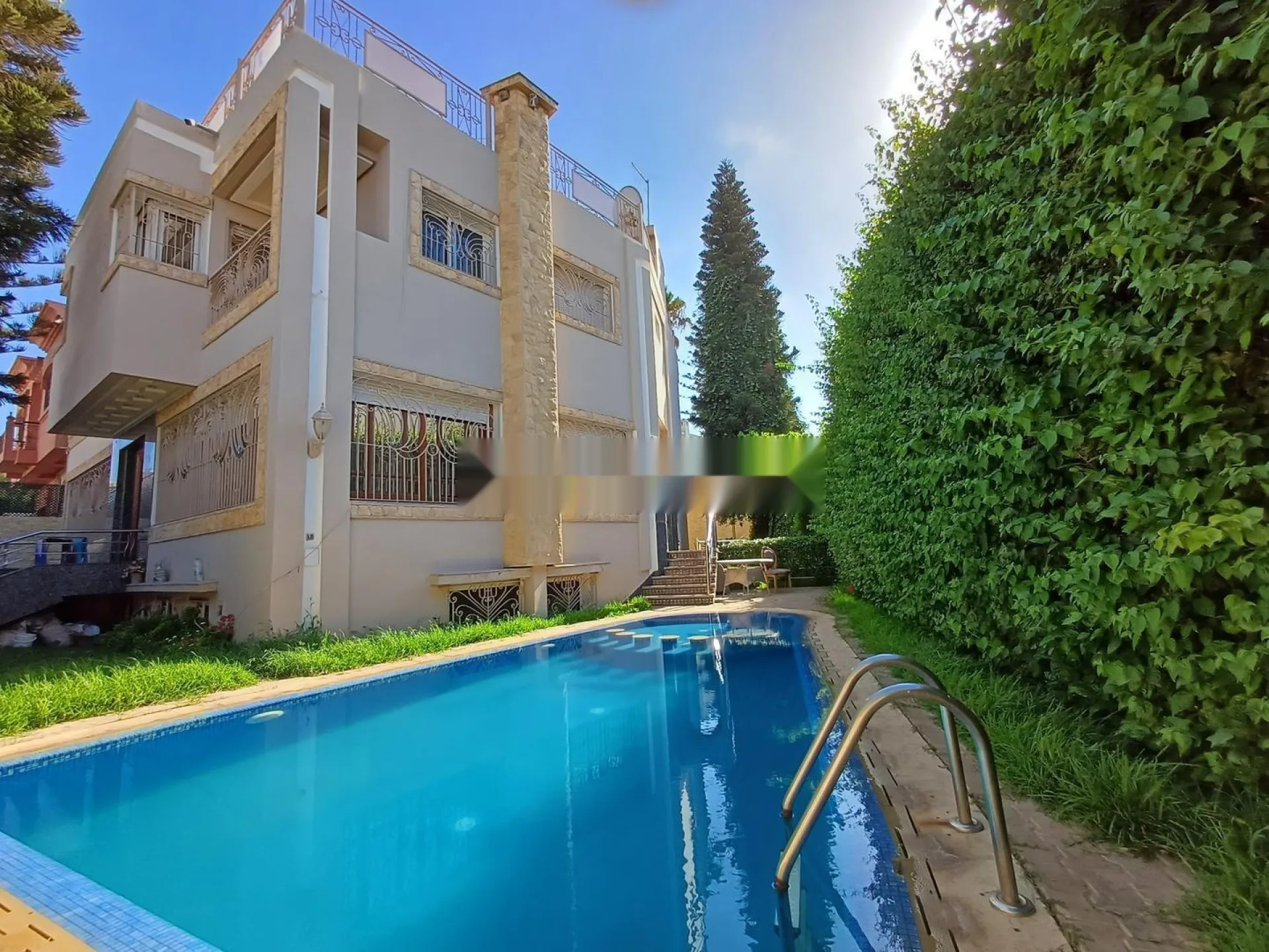 Villa de prestige 525 m² rénovée