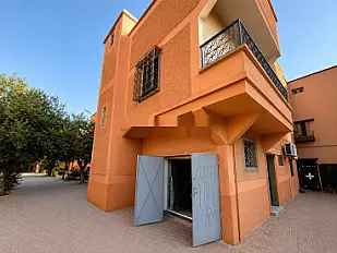 Maison avec local commercial