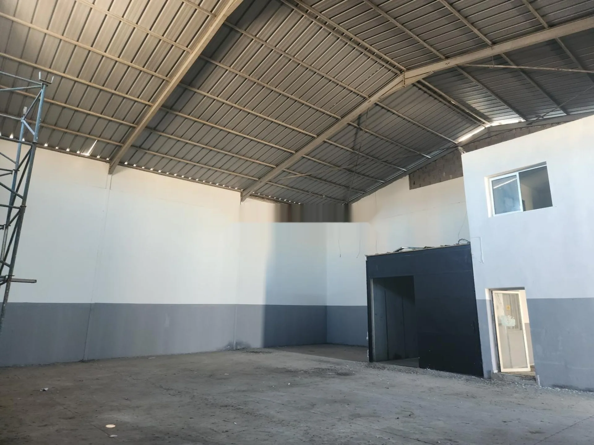 Entrepôt à louer sidi bouzekri 1000 mètres