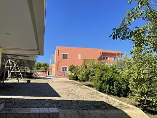 Ferme de luxe avec 3 villas près de Meknès à 7 km