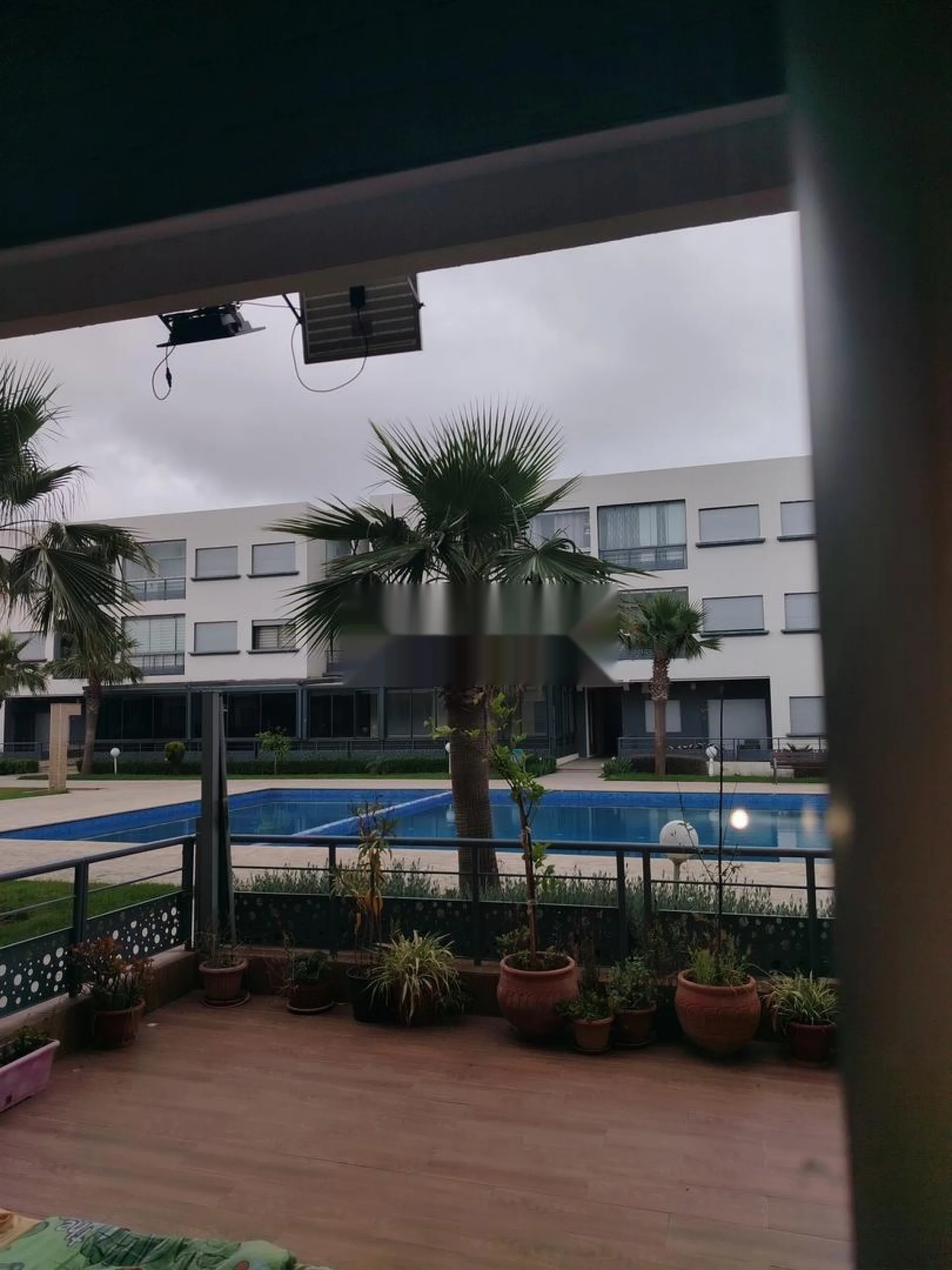 Appartement RDC avec terrasse et piscines