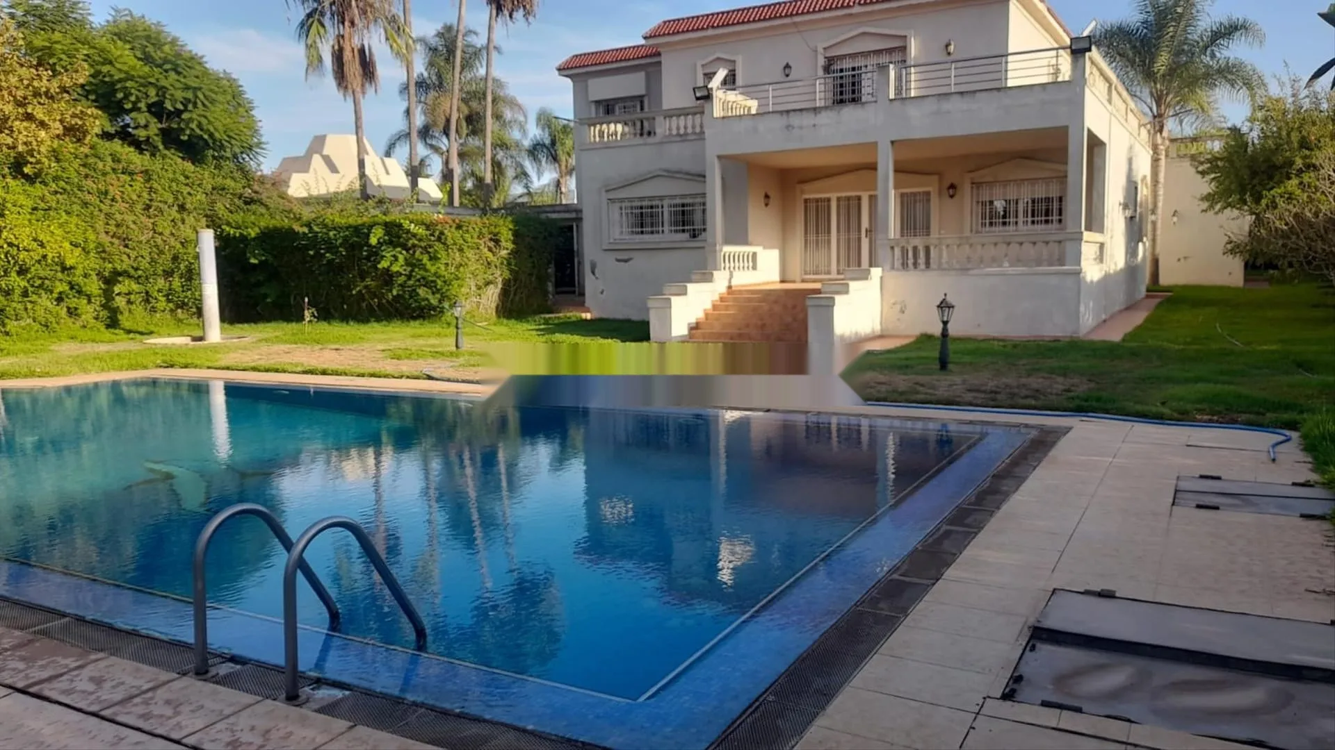 Villa 2000 m² à Hay Sofarae
