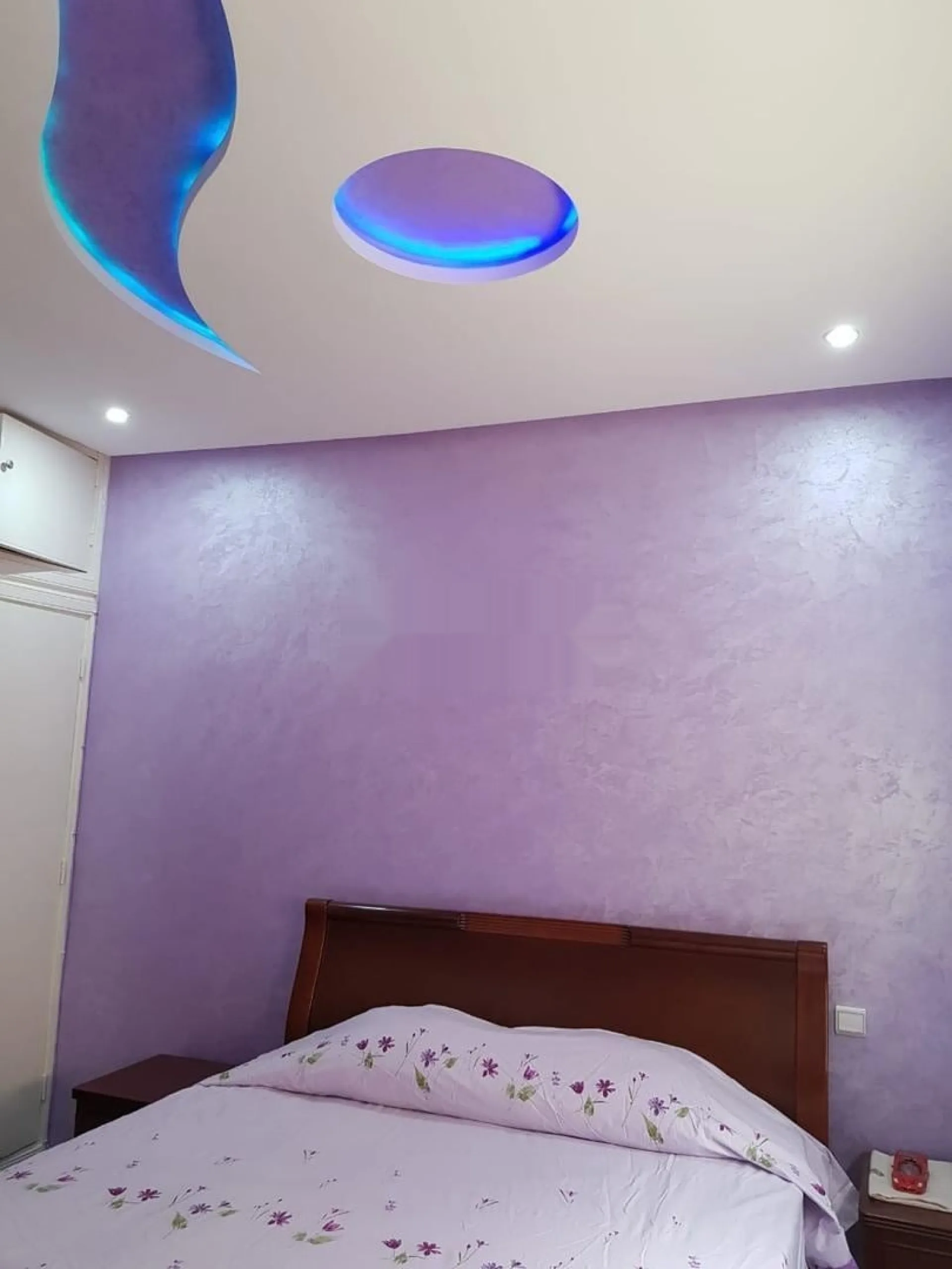 Location une belle chambre meublée à Oulfa