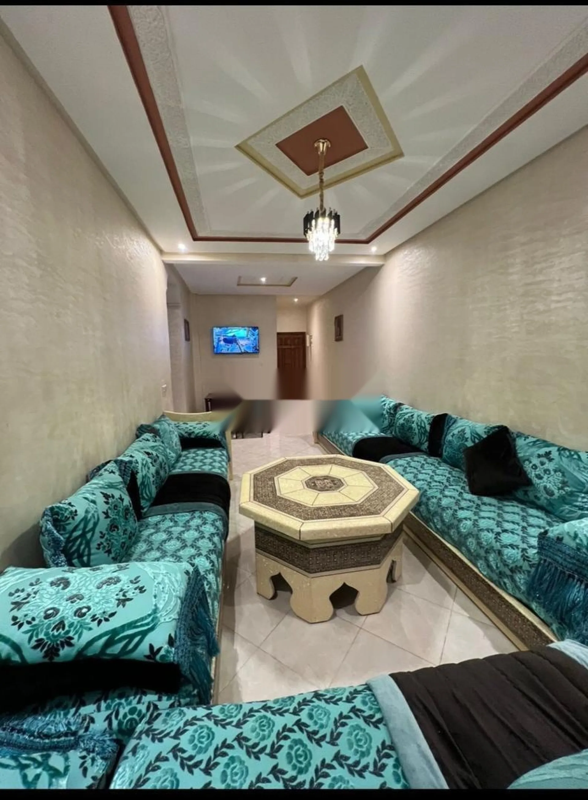 Appartement meublé à louer par jours clim dispo