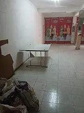 UN DÉPÔT À LOUER