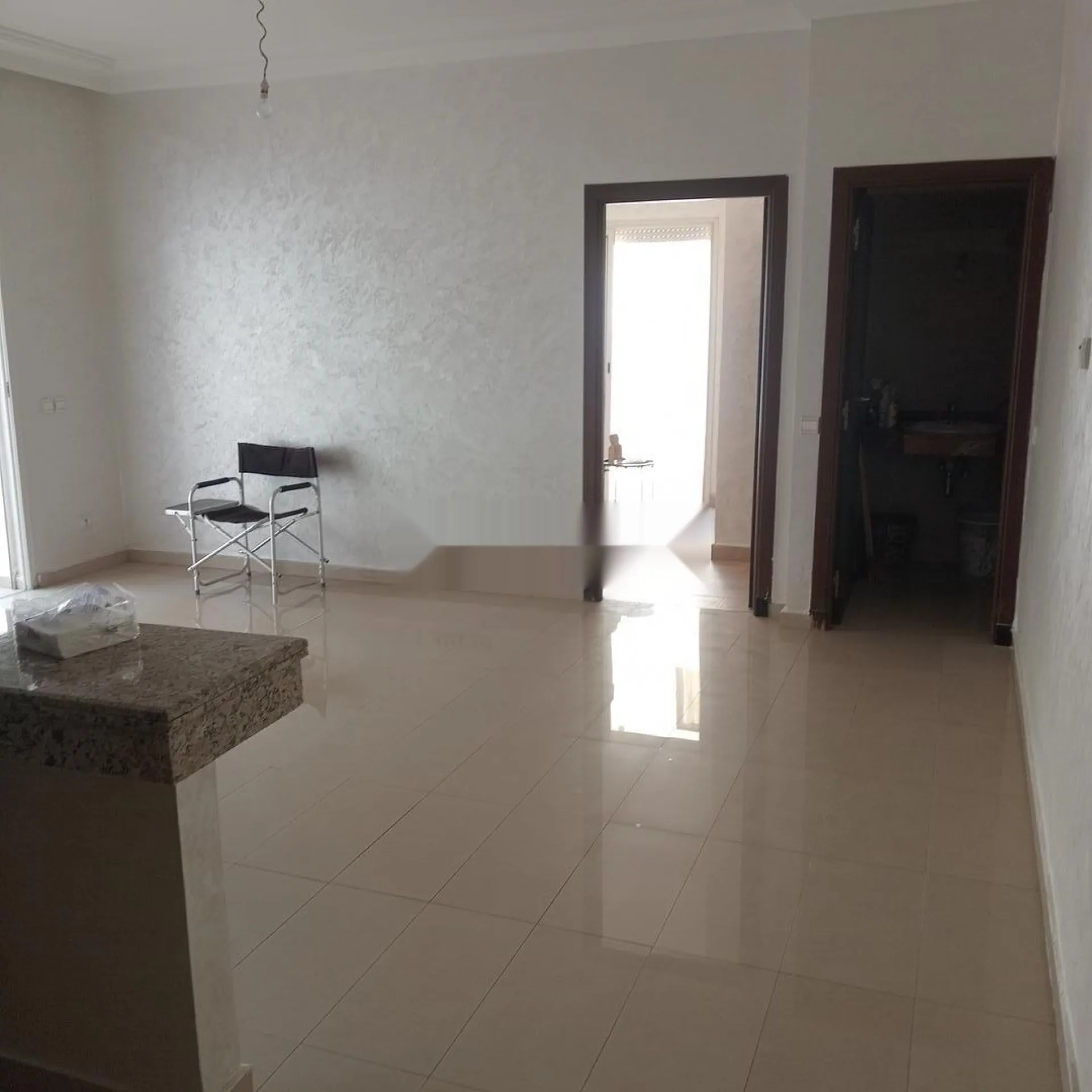 للبيع استوديو جميل بشارع طانطان.