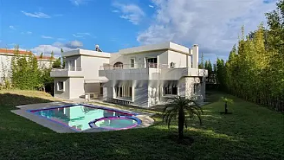 Villa Souissi à vendre près du Megamall