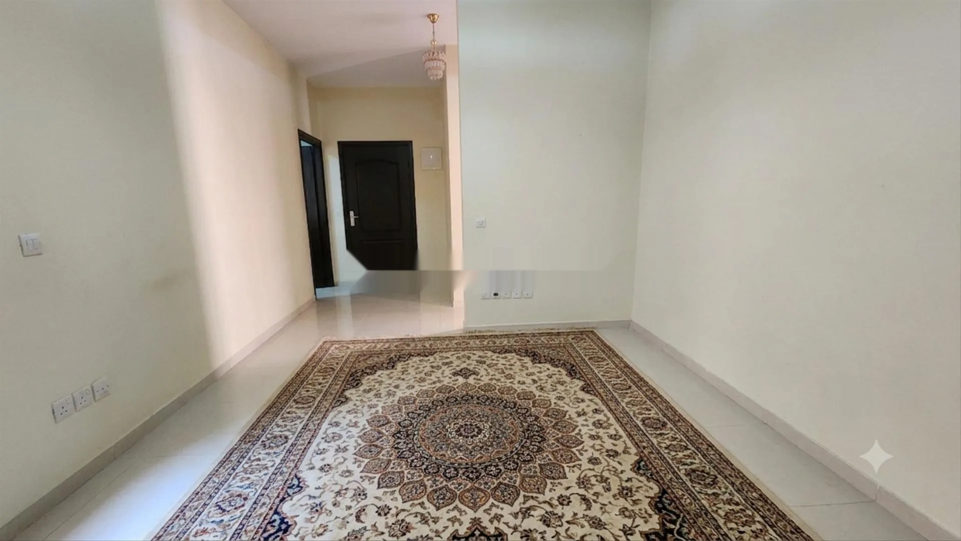 فارغ، لا يوجد مقابل، مشمس في الطابق الأول