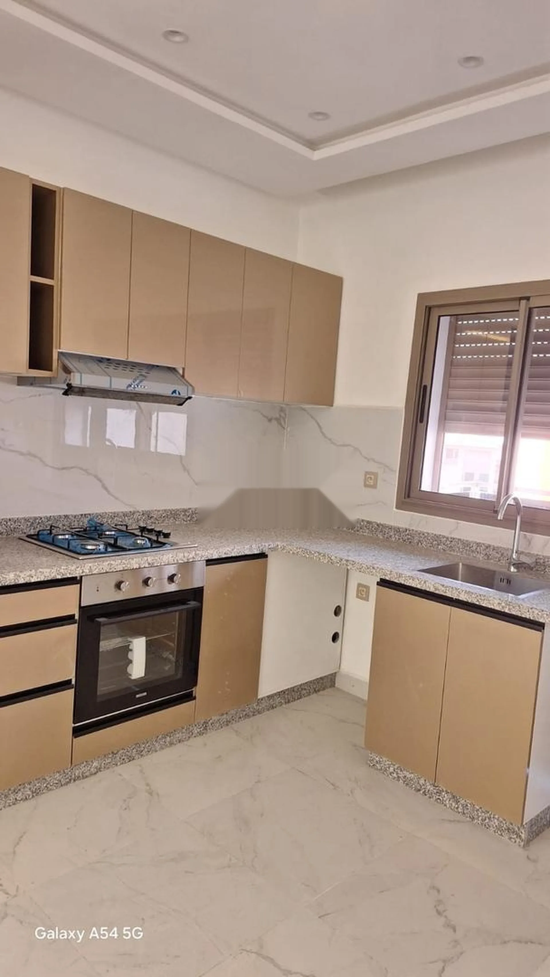 À LOUER - Appartement Neuf Vide à Haut Founty