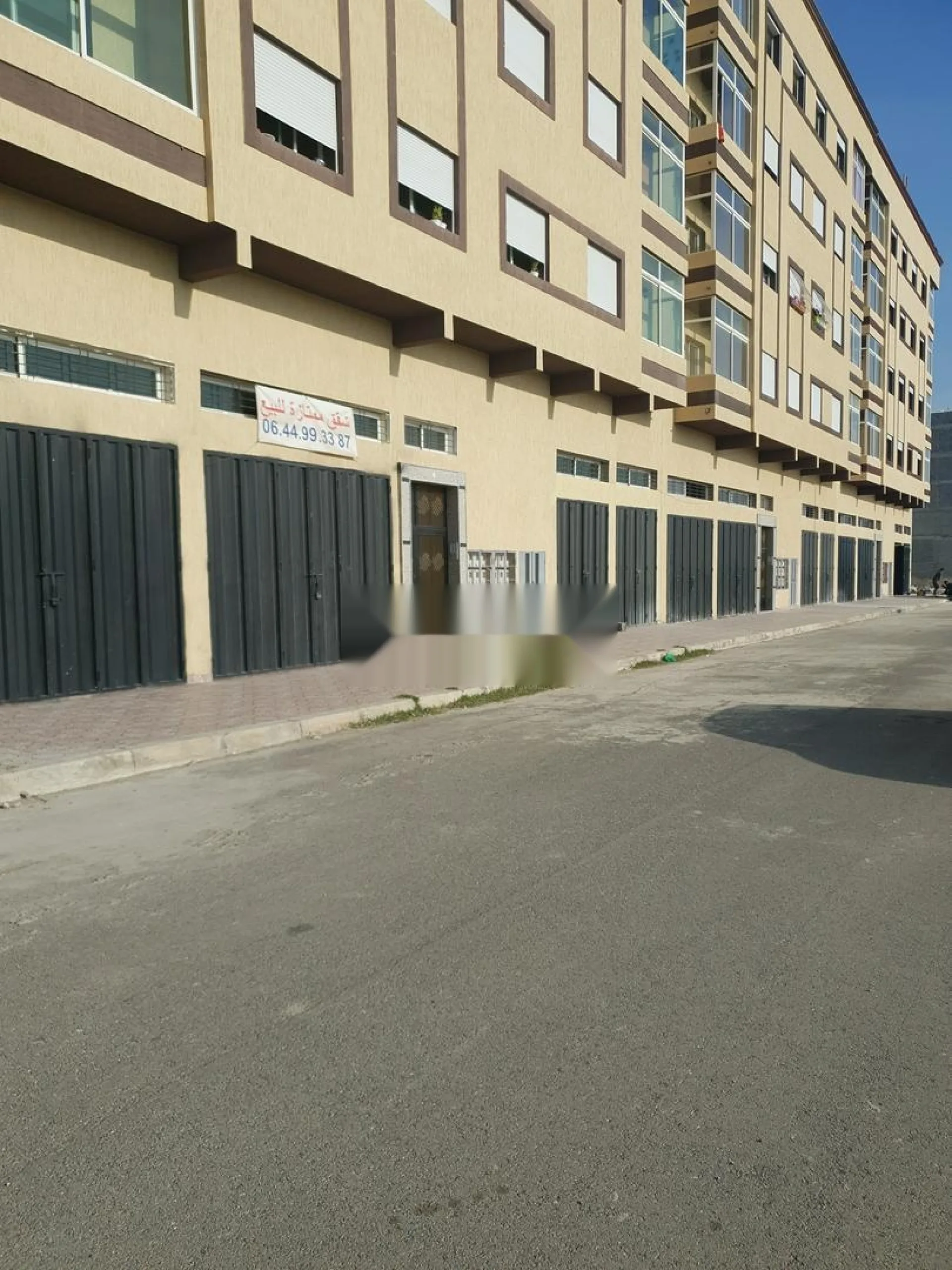 Magasin 61m2 et 27m2 soupente à Bouznika