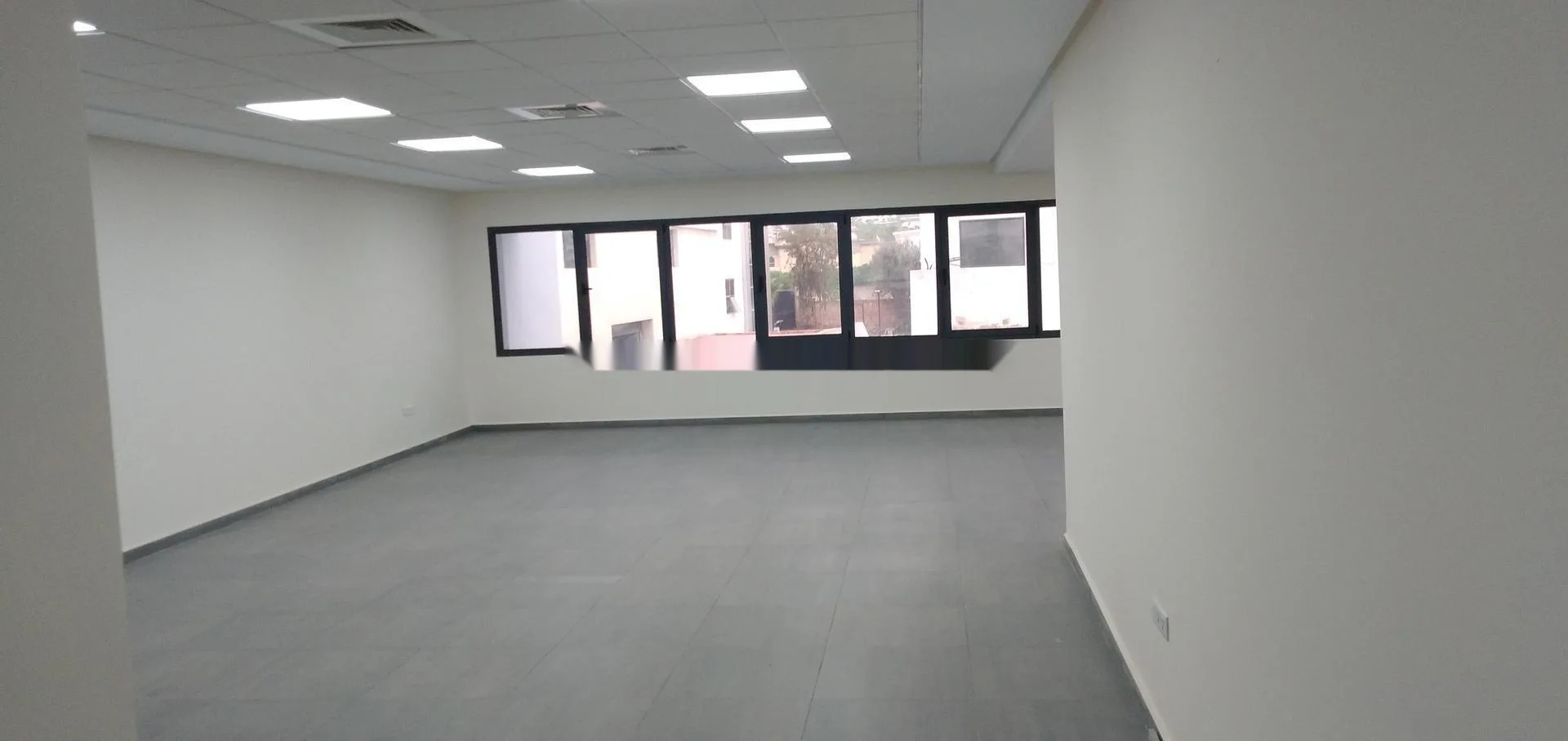 مكاتب فاخرة في حي الواحة ابتداءً من 300 متر مربع