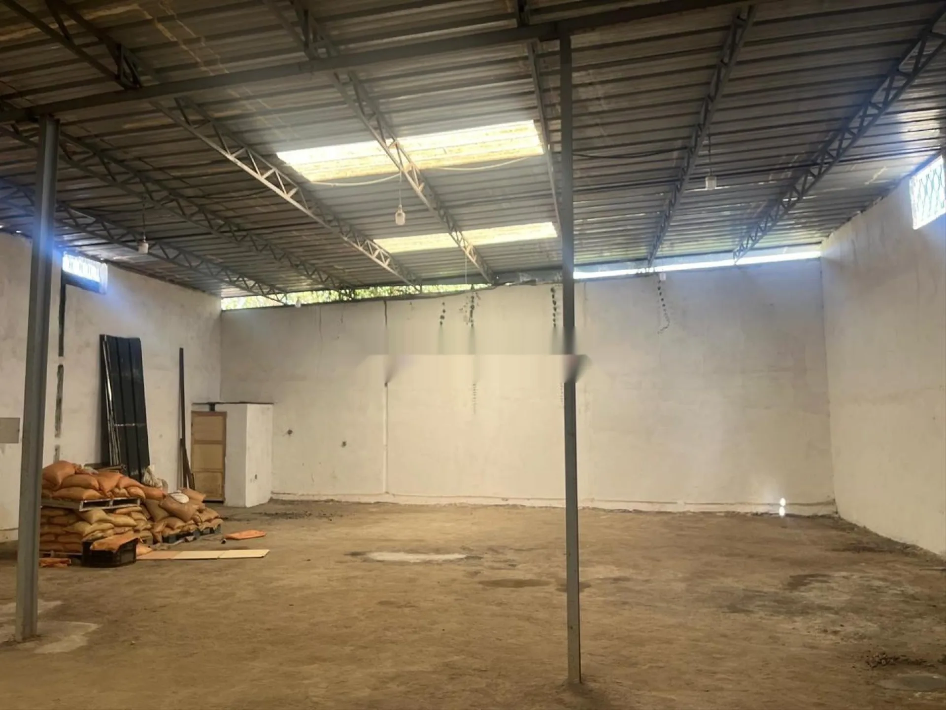 Hangar entrepôt 300m2 Aïn Chok