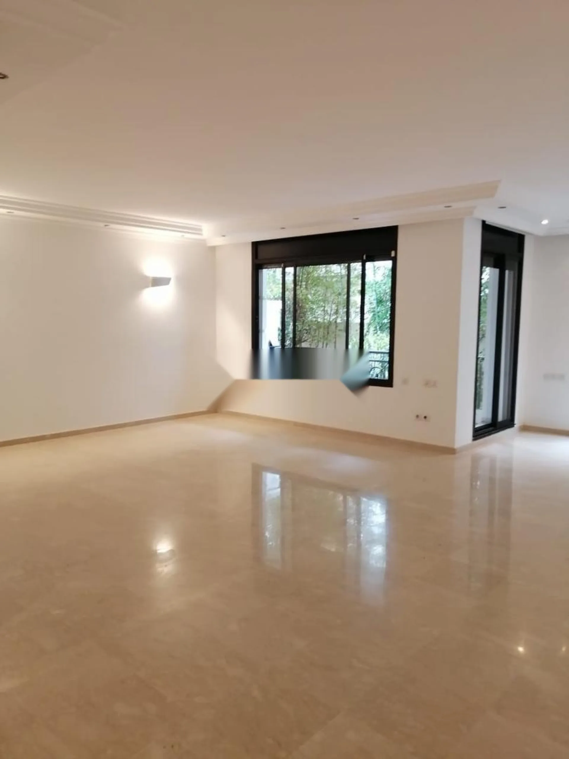 Très belle appt de 4 ch salon à Hay