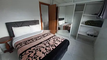 Appartement meublé à louer quotidiennement, réservé aux familles