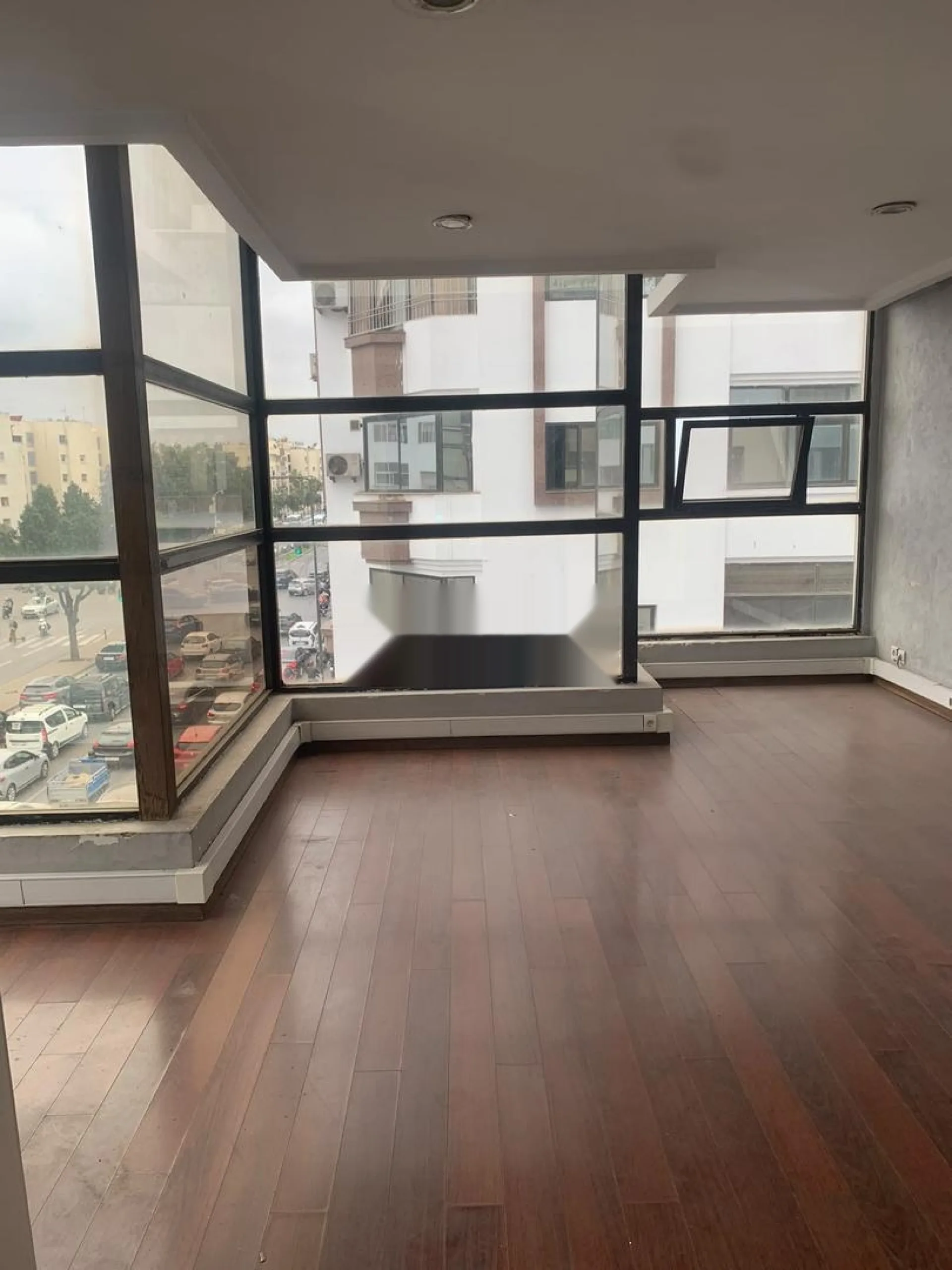 bureau bien situé 220m bd brahim roudani