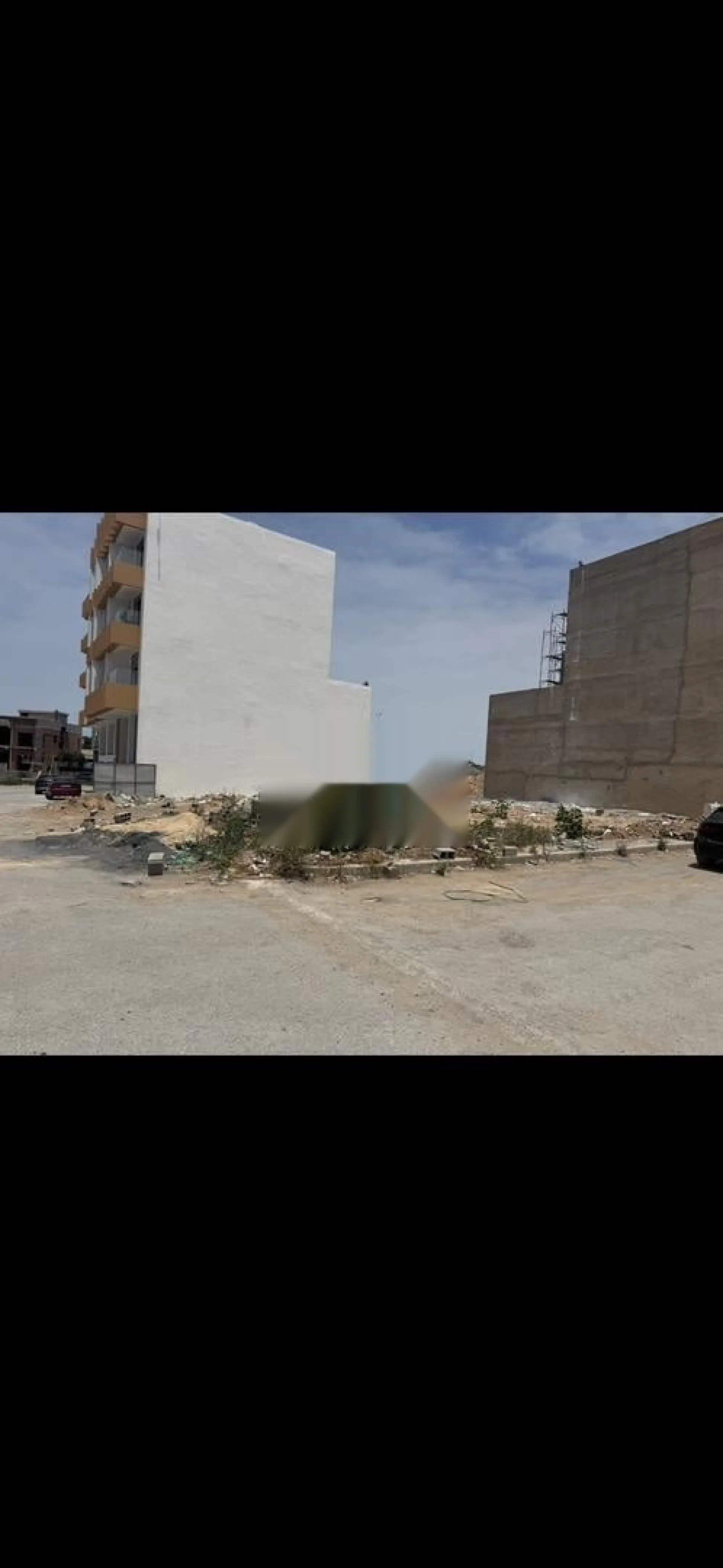 أرض دار بوزازة مُسجلة للبناء R3 وواجهتان