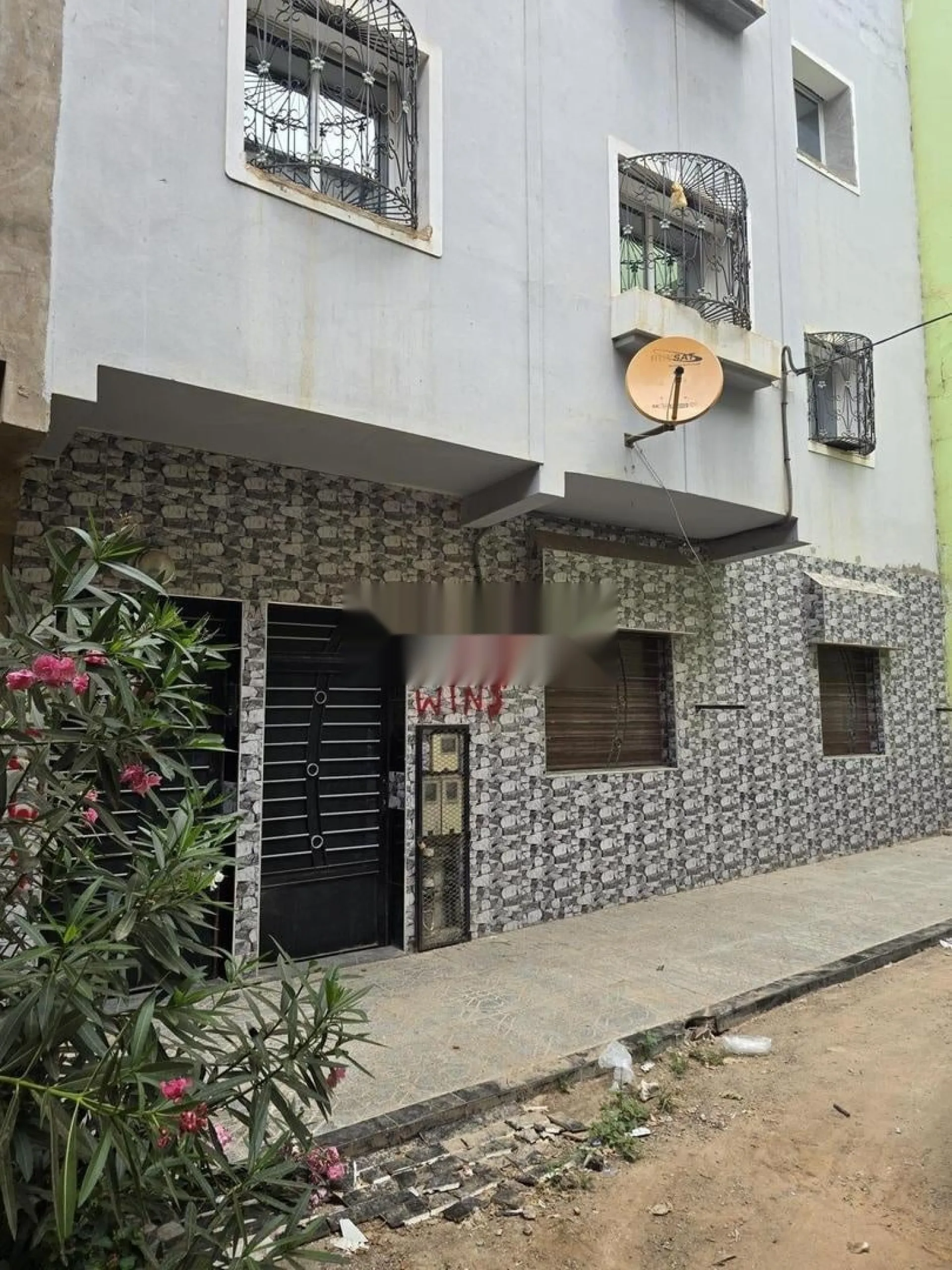 À vendre. Maison à vendre à Samrou Bir Jdid.
