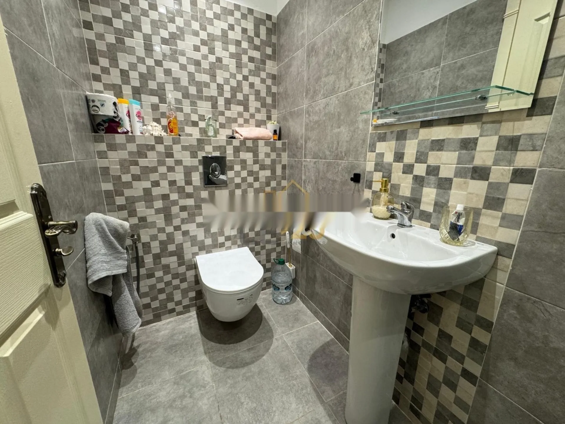 Bel Appartement Meublé À Mabrouka À Louer