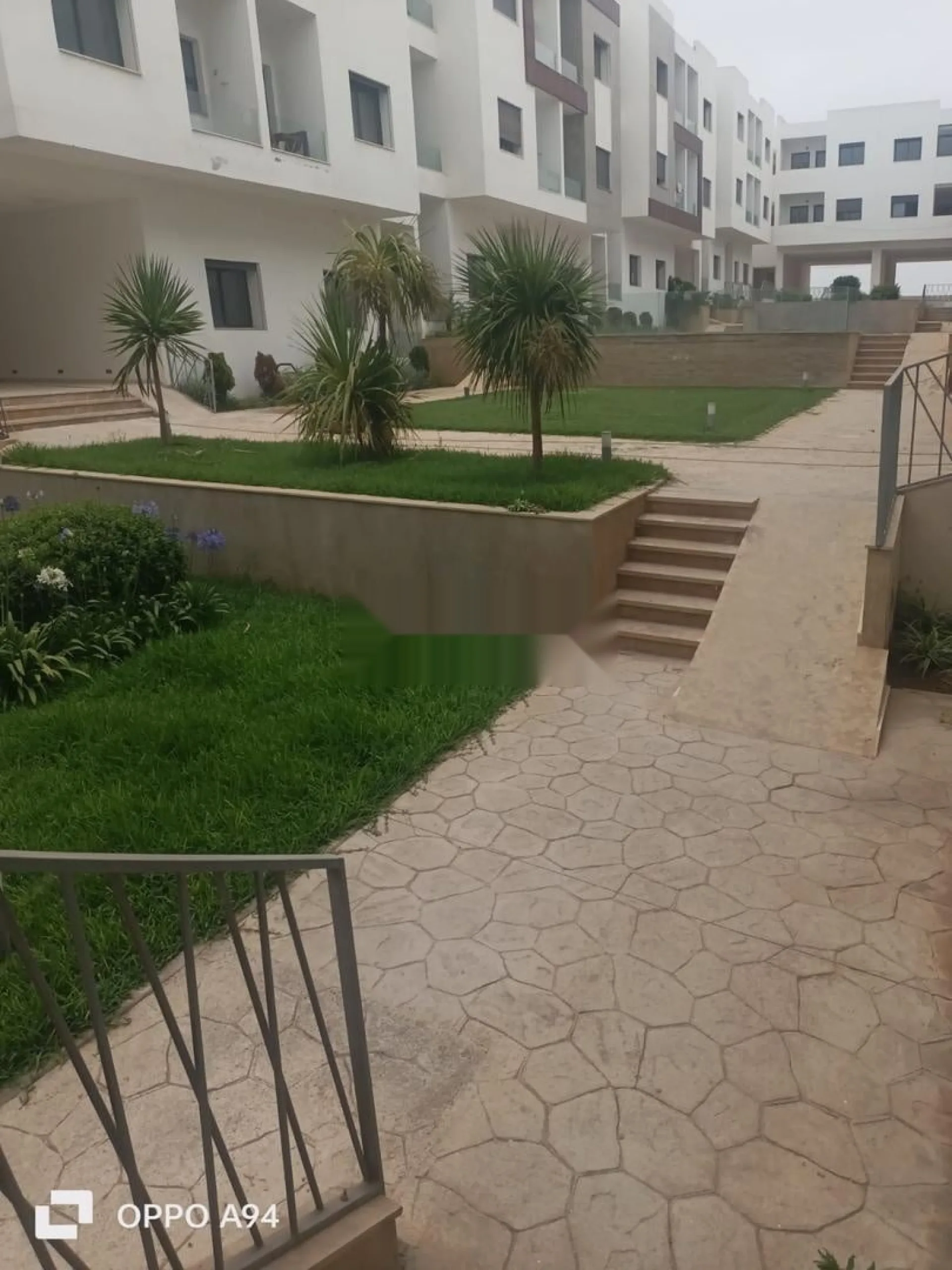 بيع شقة جديدة فاخرة في وسط هرورة